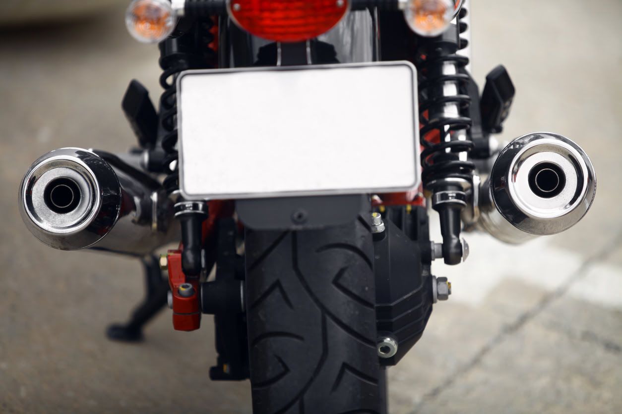 Ocultar la matrícula de la moto