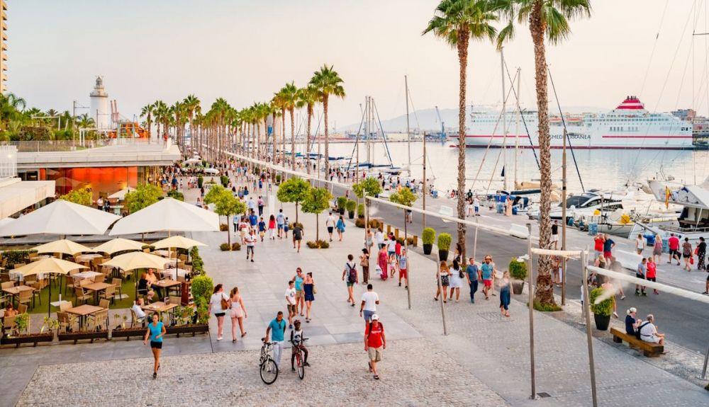 Los coches que no podrán entrar a la Zona de Bajas Emisiones de Málaga, que afecta a los etiqueta B
