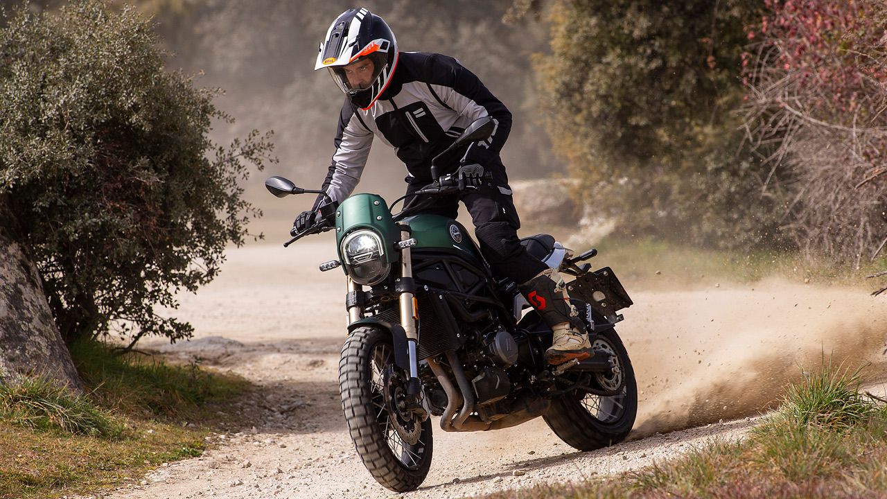 Benelli Leoncino 800 Trail