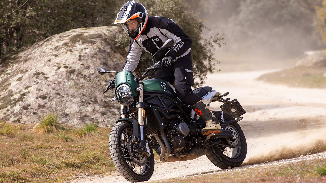 Benelli Leoncino 800 Trail