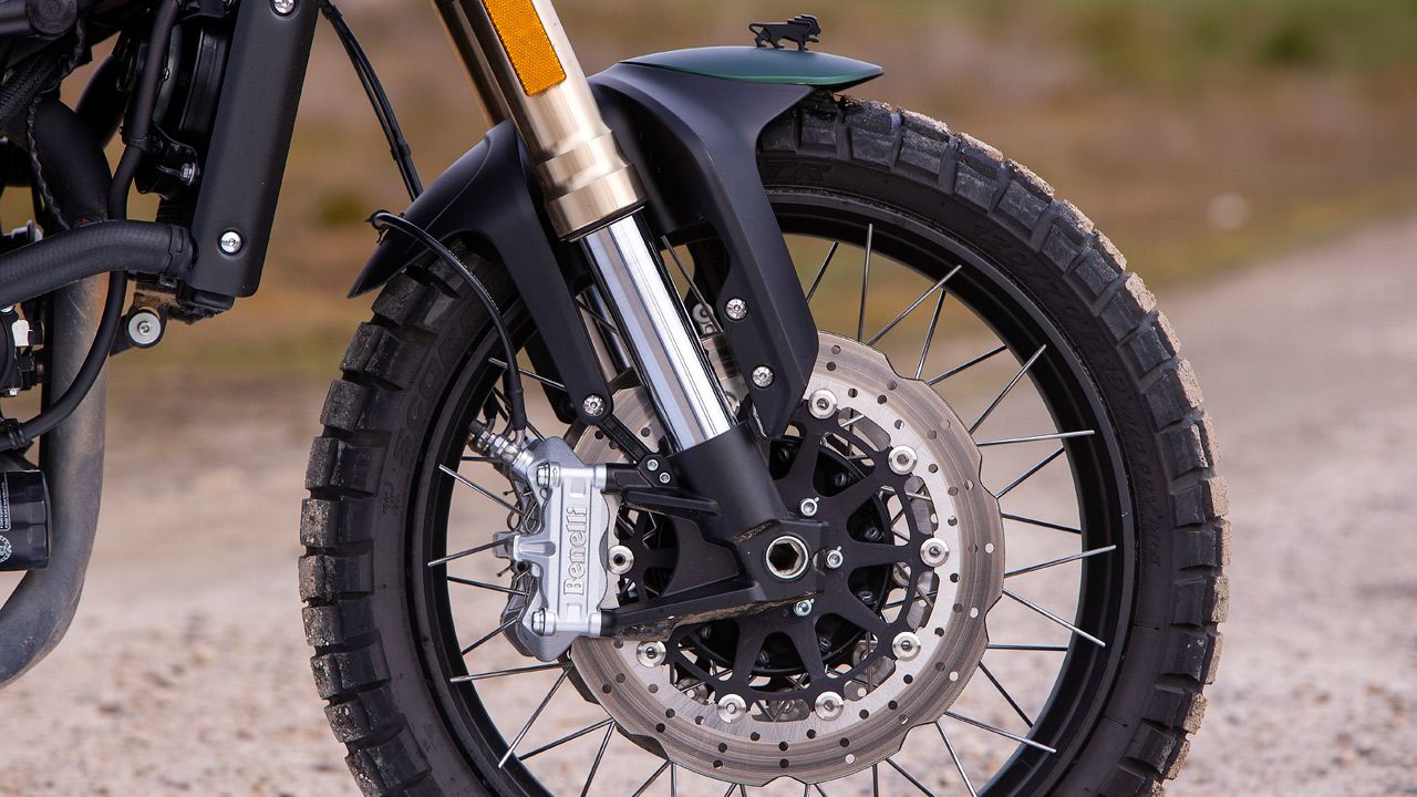 Benelli Leoncino 800 Trail