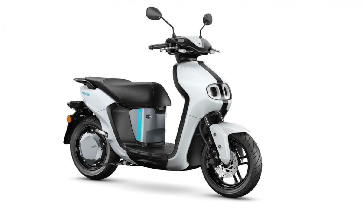 2023 Yamaha EJE025 EU Milky White 360 Degrees 001 03