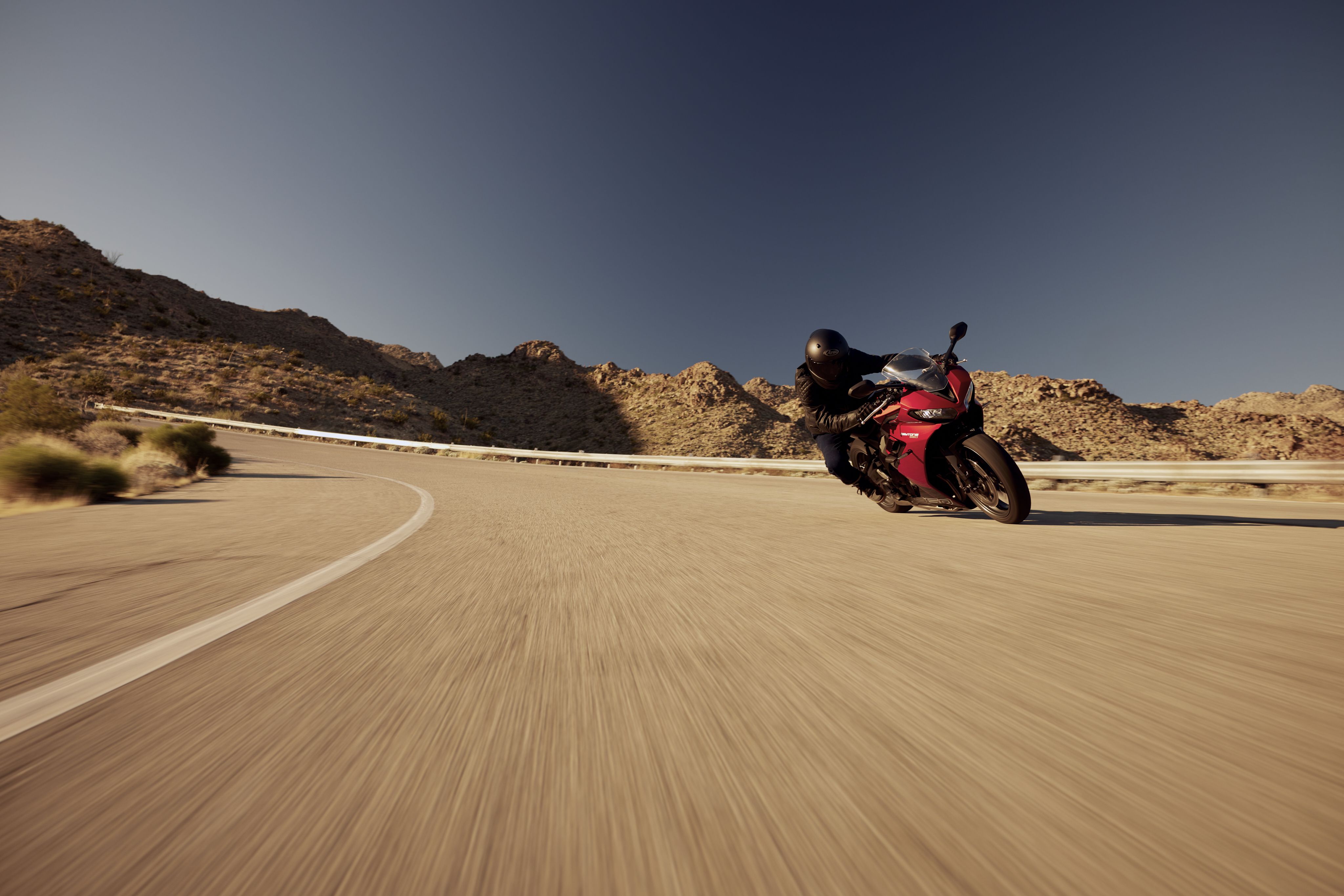 Triumph Daytona 660 2024 Accion (7)