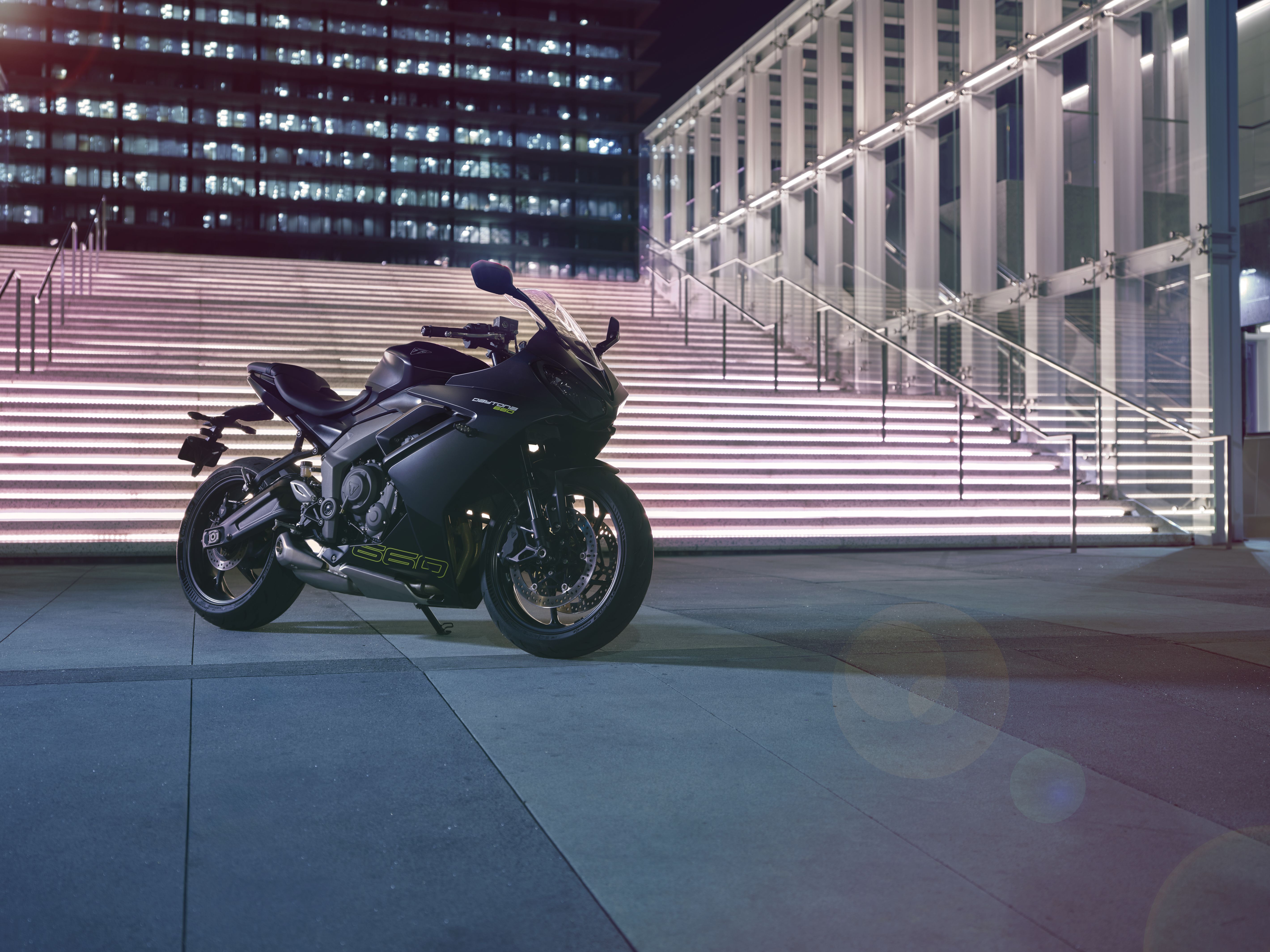 Triumph Daytona 660 2024 EStatica (3)