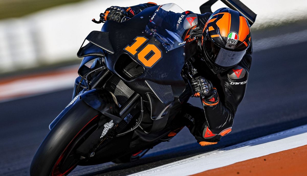 Luca Marini en su primera toma de contacto con la Honda en el test de Valencia