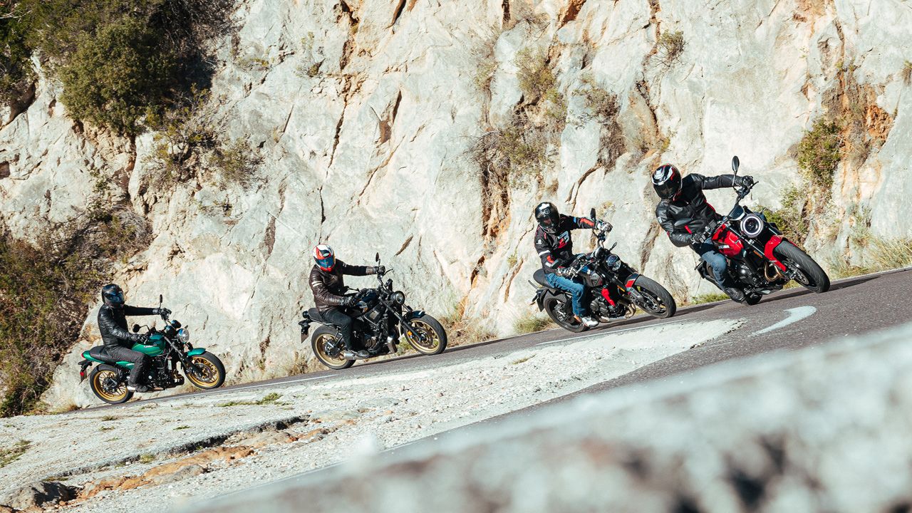 Comparativa vintage medias: Kawasaki Z650RS, Moto Morini Seiemmezzo STR, Triumph Trident 660 y Yamaha XSR700