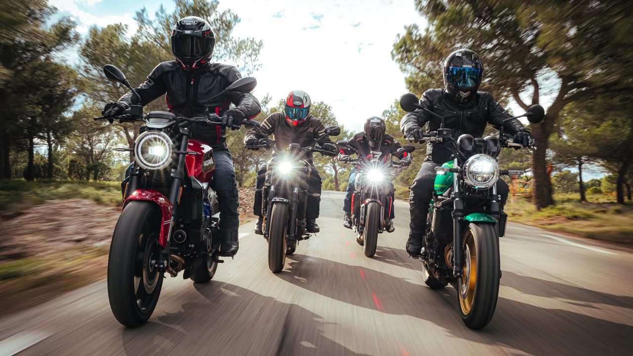 Comparativa vintage medias: Kawasaki Z650RS, Moto Morini Seiemmezzo STR, Triumph Trident 660 y Yamaha XSR700