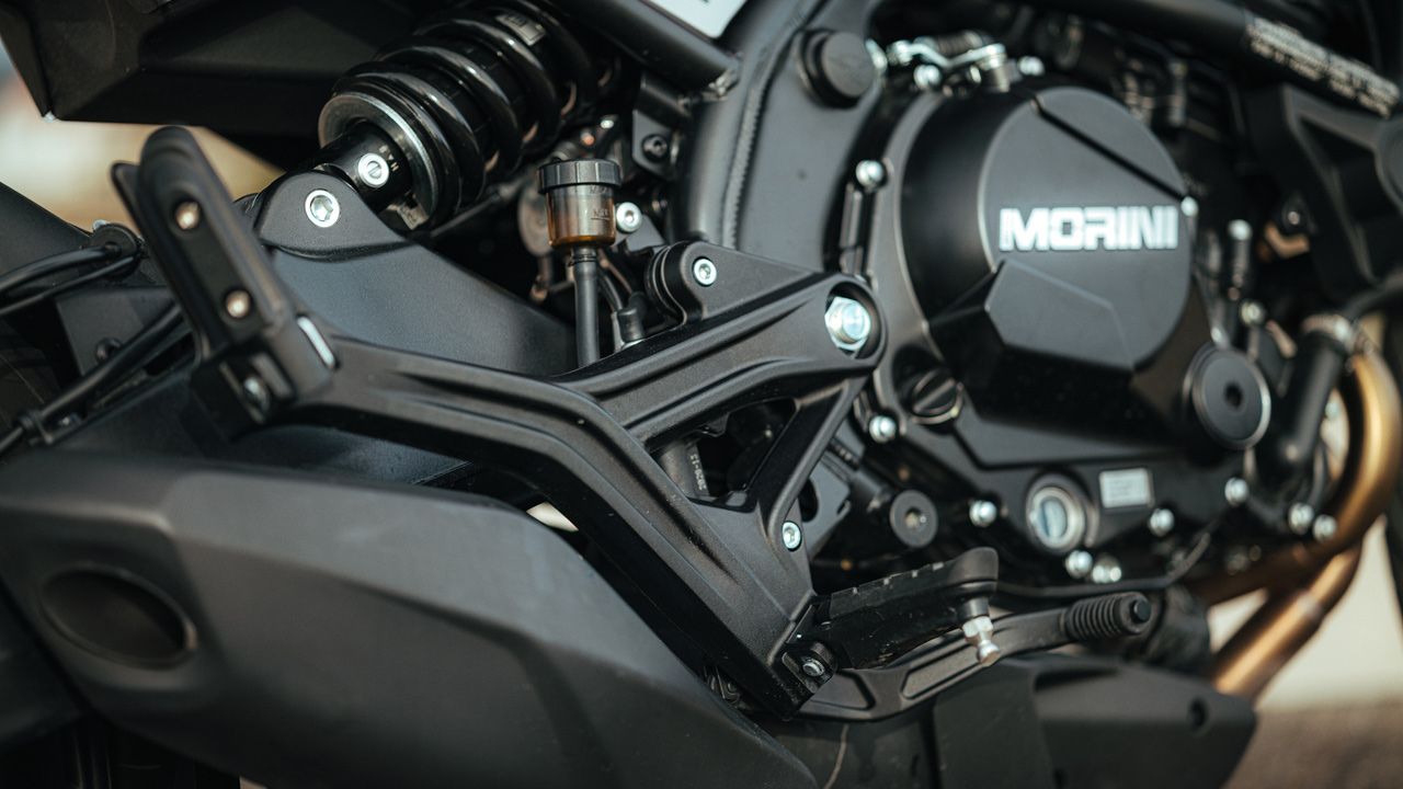 Moto Morini Seiemmezzo STR