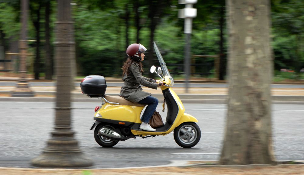 "Una moto, por el hecho de ser más pequeña, no deja de ser peligrosa" para la Asociación Nacional de Motoristas. "Una moto, por el hecho de ser más pequeña, no deja de ser peligrosa" para la Asociación Nacional de Motoristas.