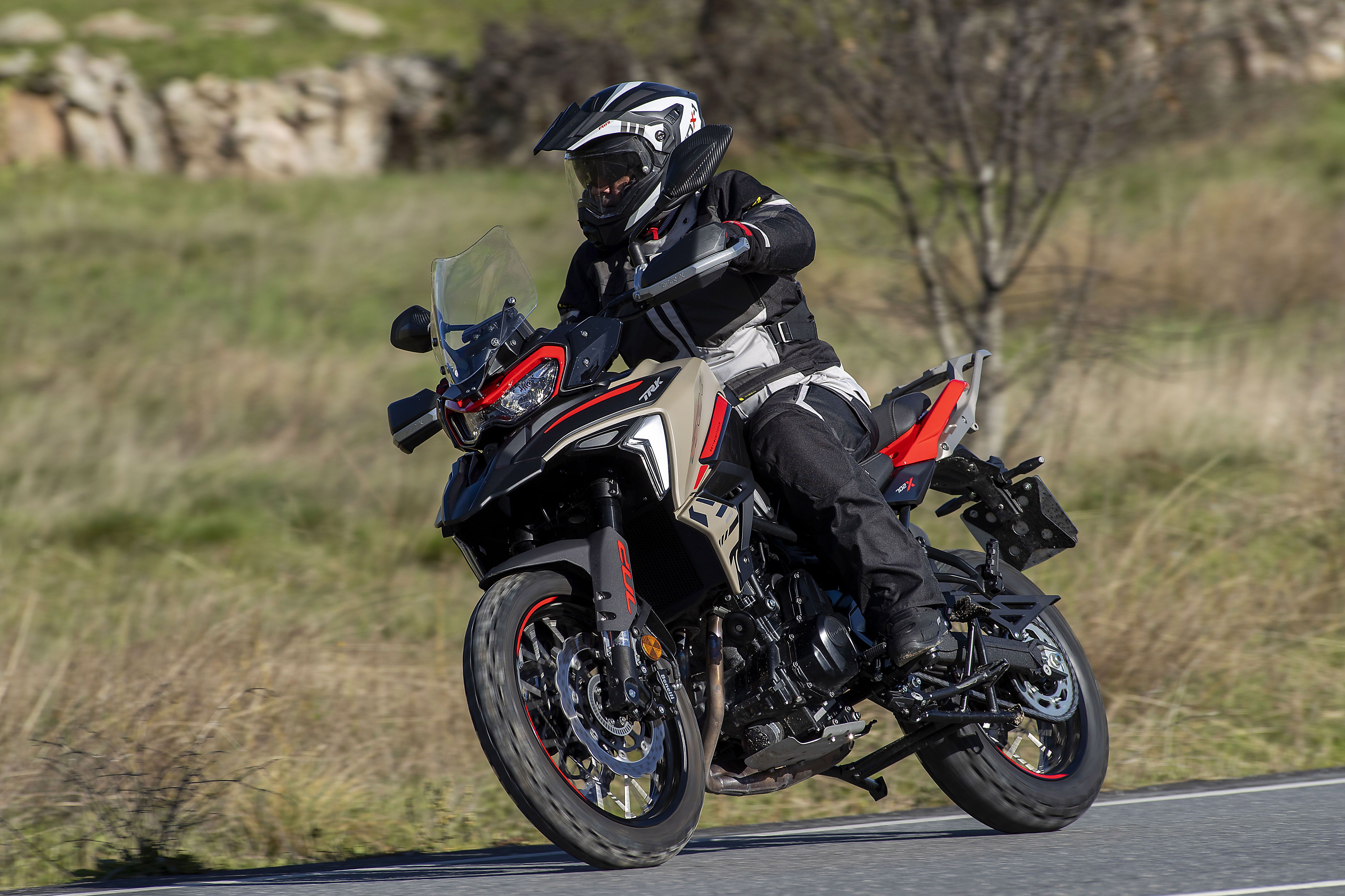 Benelli TRK 702 2023 Accion (4)