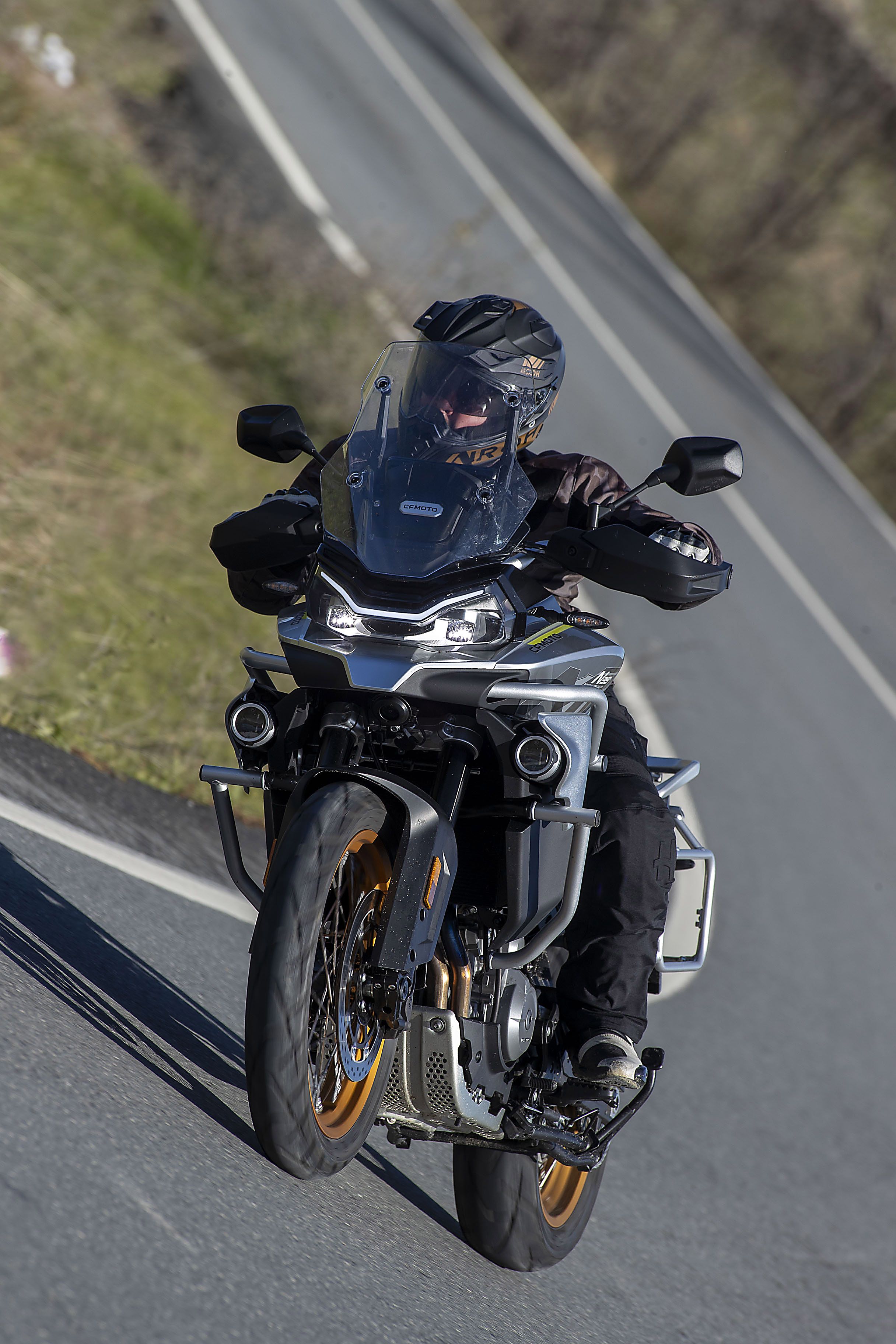 CF Moto 800 MT 2023 Accion (6)