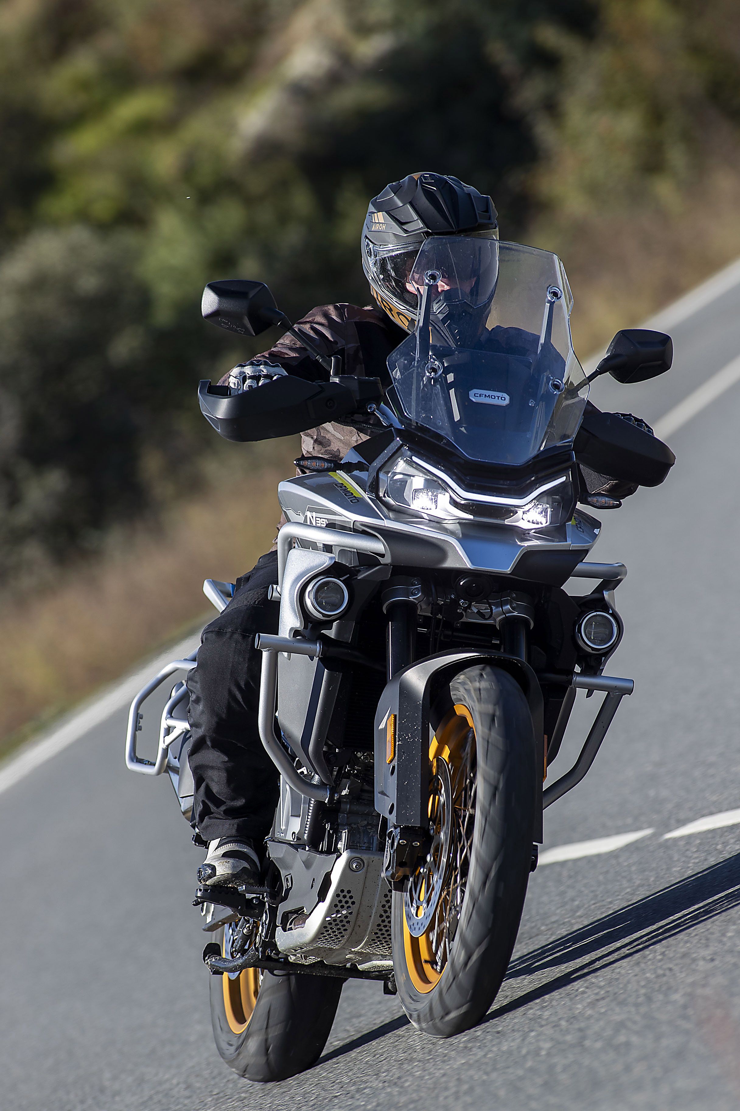 CF Moto 800 MT 2023 Accion (9)