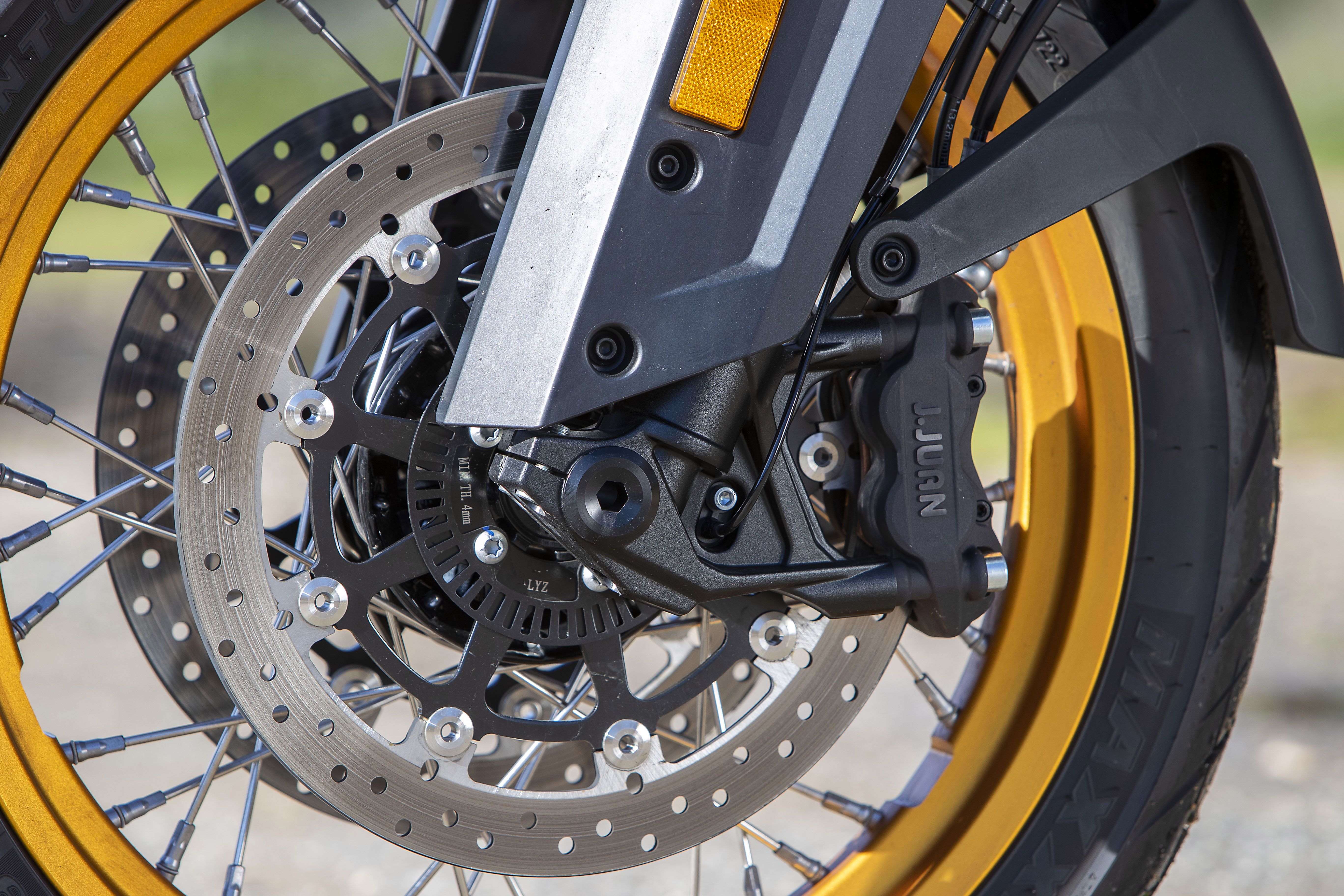 CF Moto 800 MT 2023 Detalles (1)