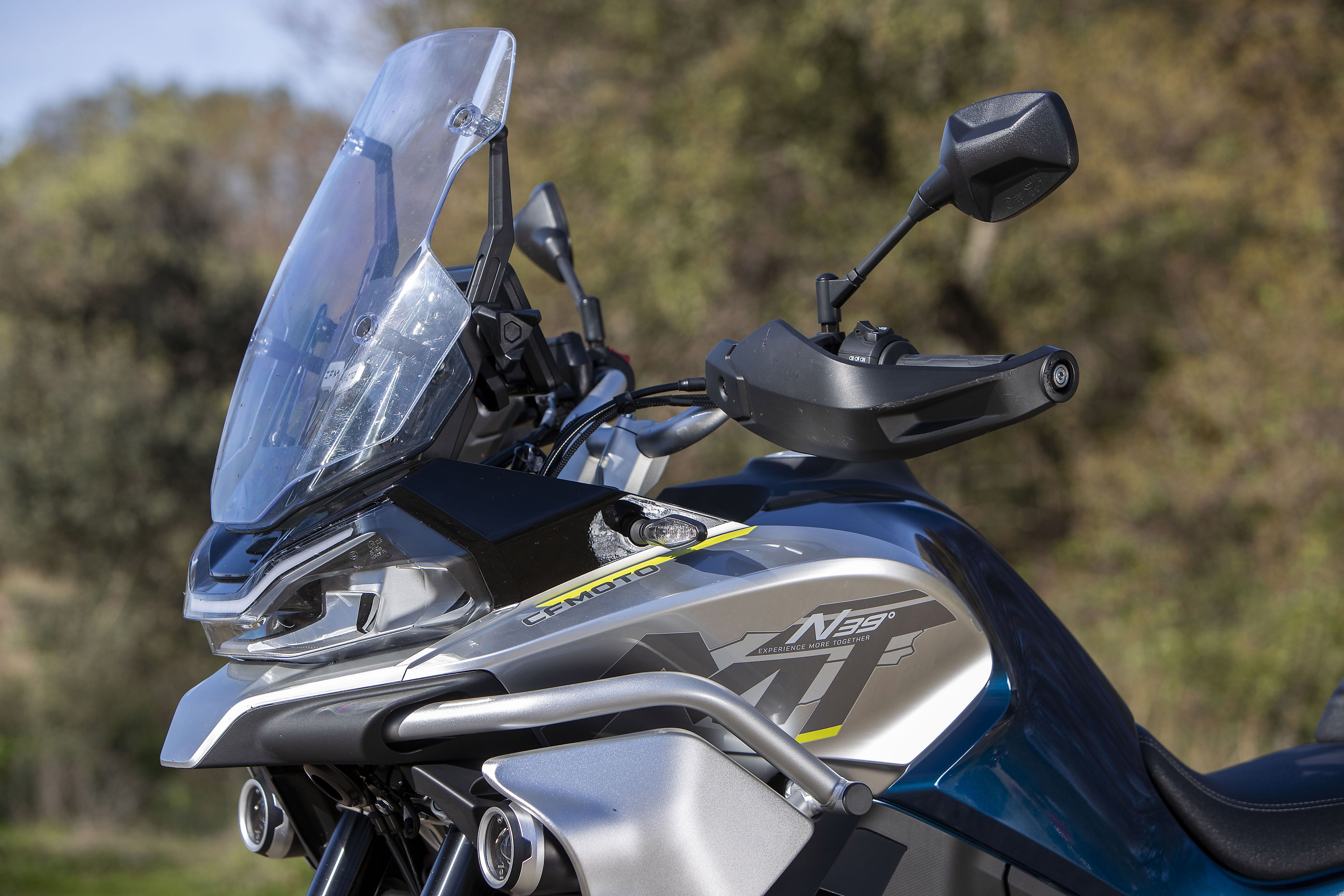 CF Moto 800 MT 2023 Detalles (4)