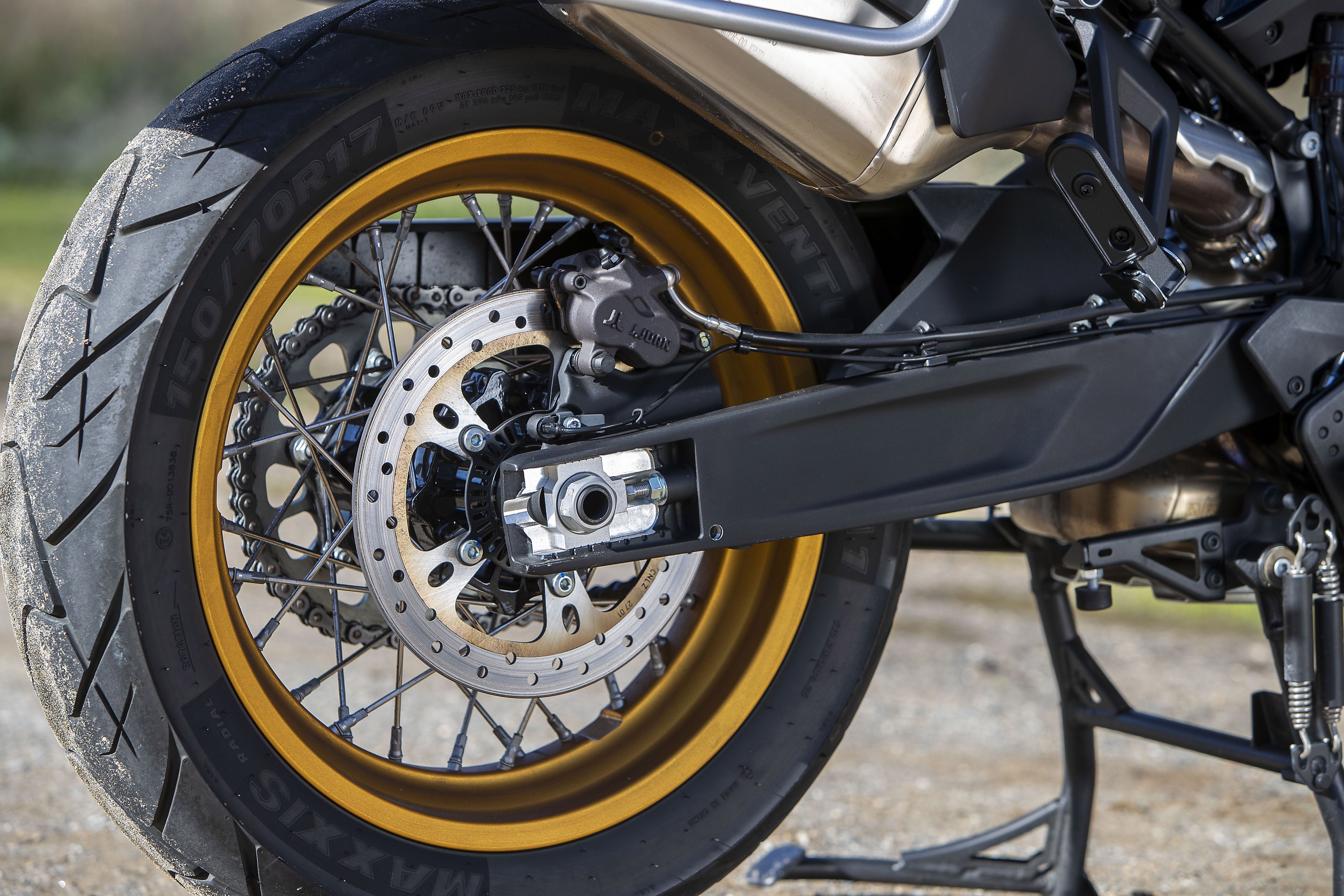 CF Moto 800 MT 2023 Detalles (12)