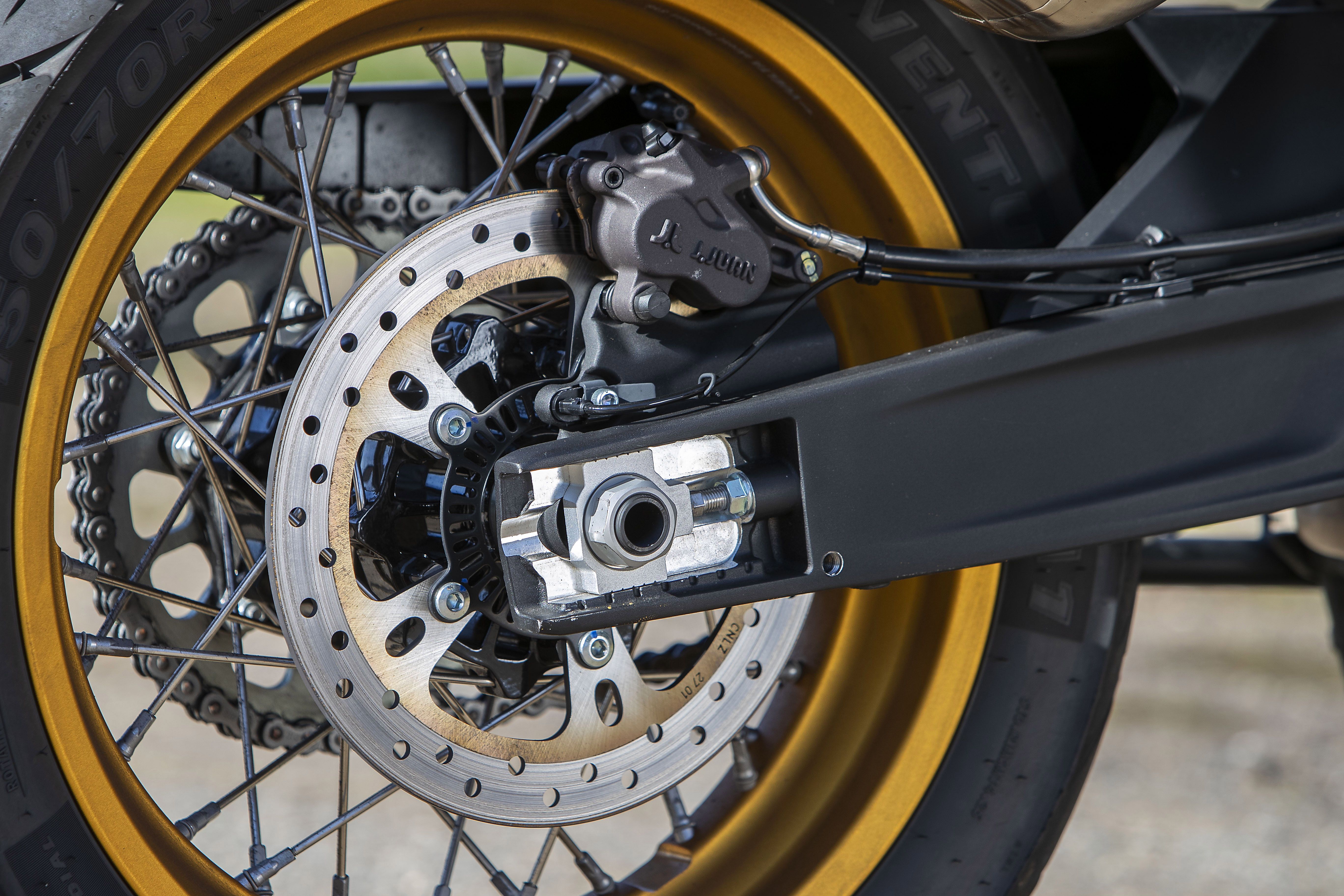 CF Moto 800 MT 2023 Detalles (13)