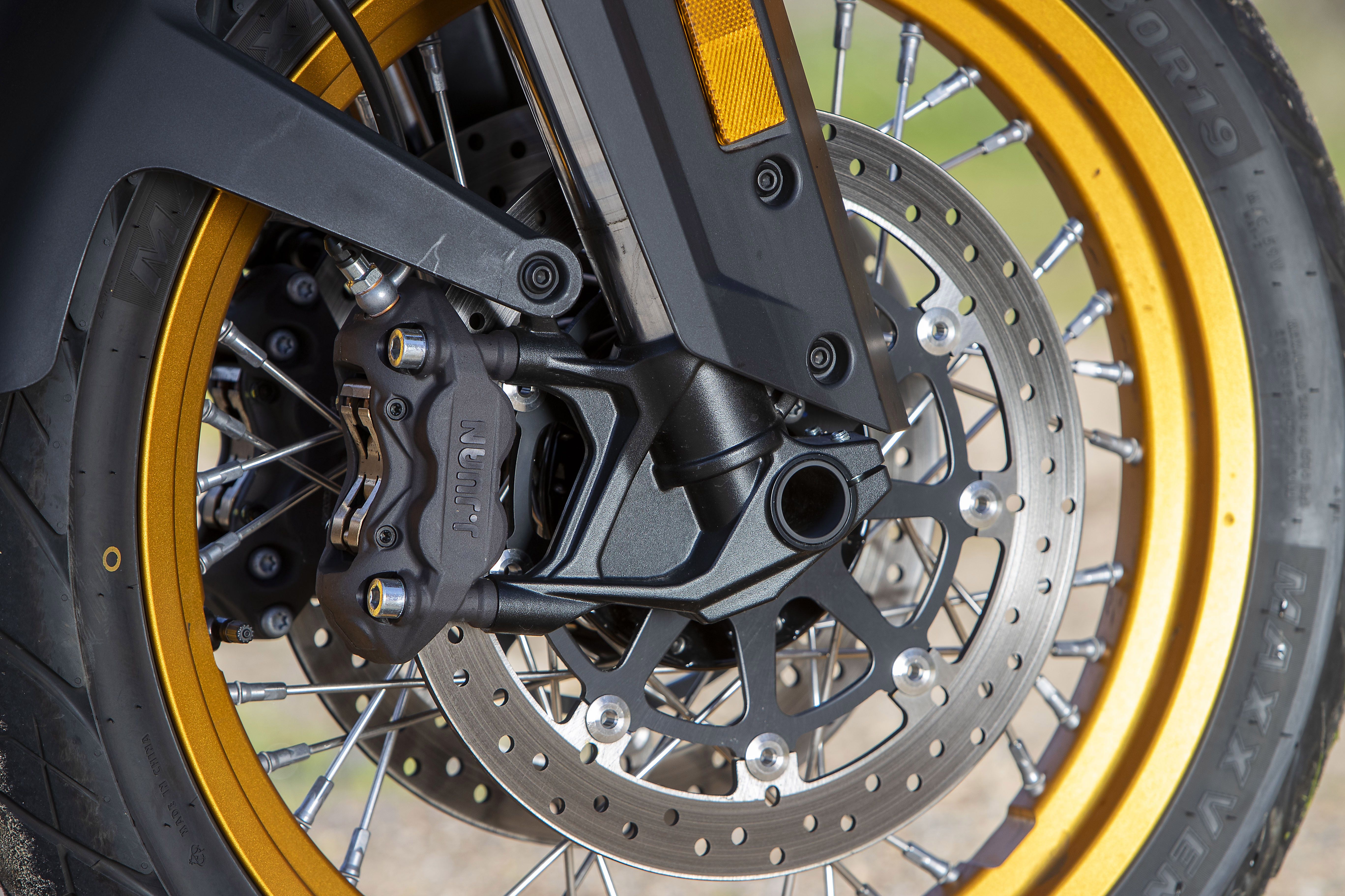 CF Moto 800 MT 2023 Detalles (16)