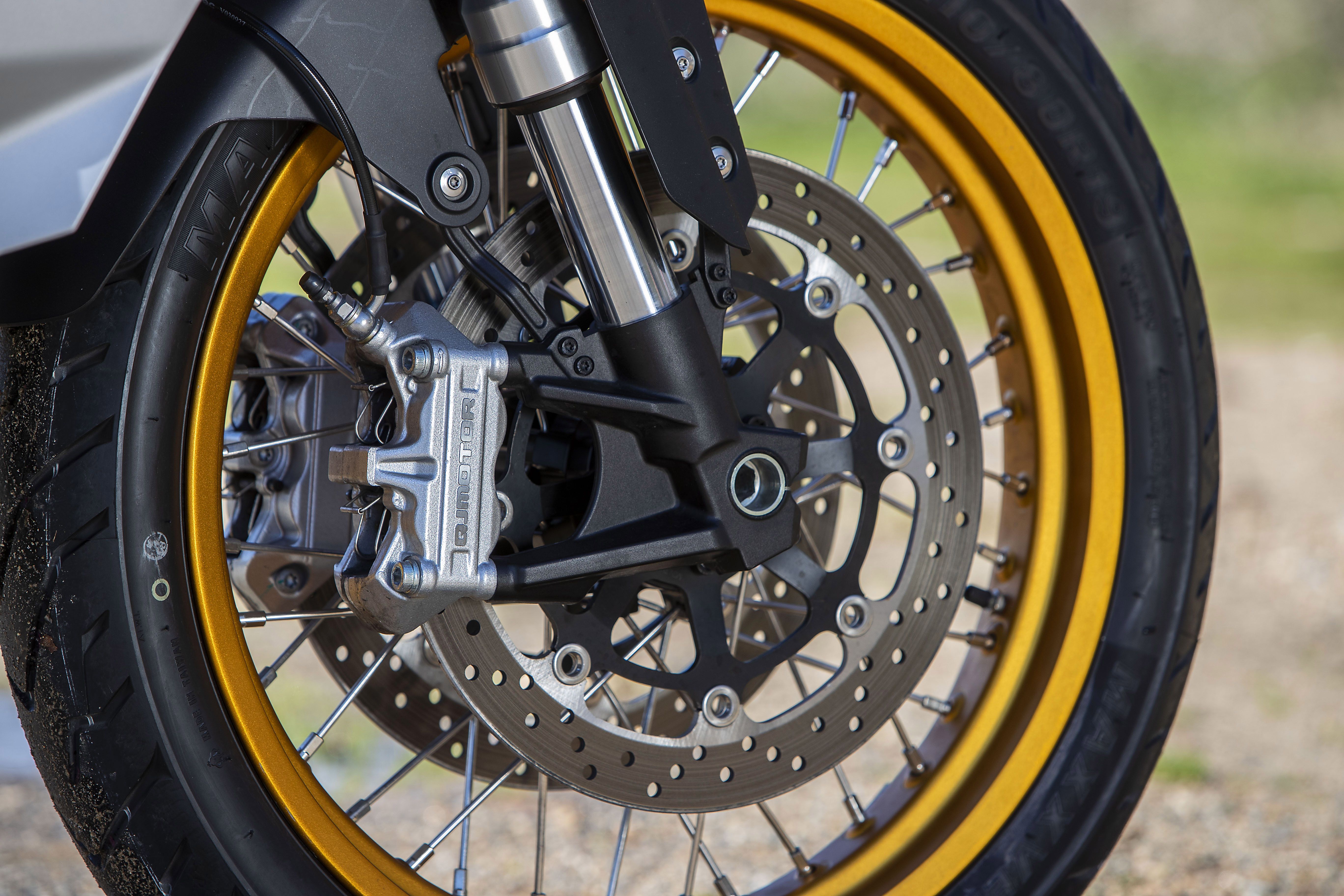 QJMotor SRT 800 X 2023 Detalles (16)