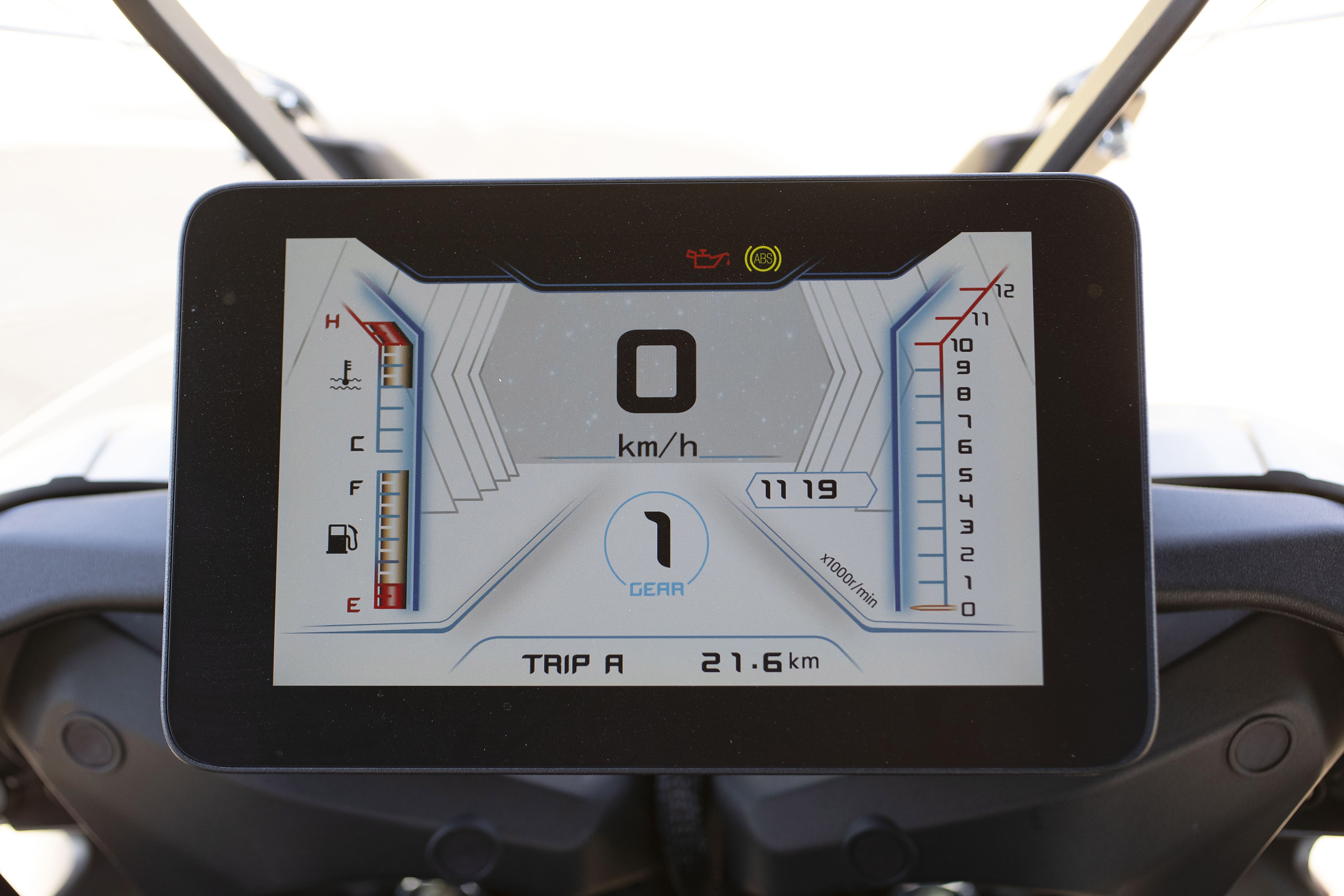 QJMotor SRT 800 X 2023 Detalles (18)