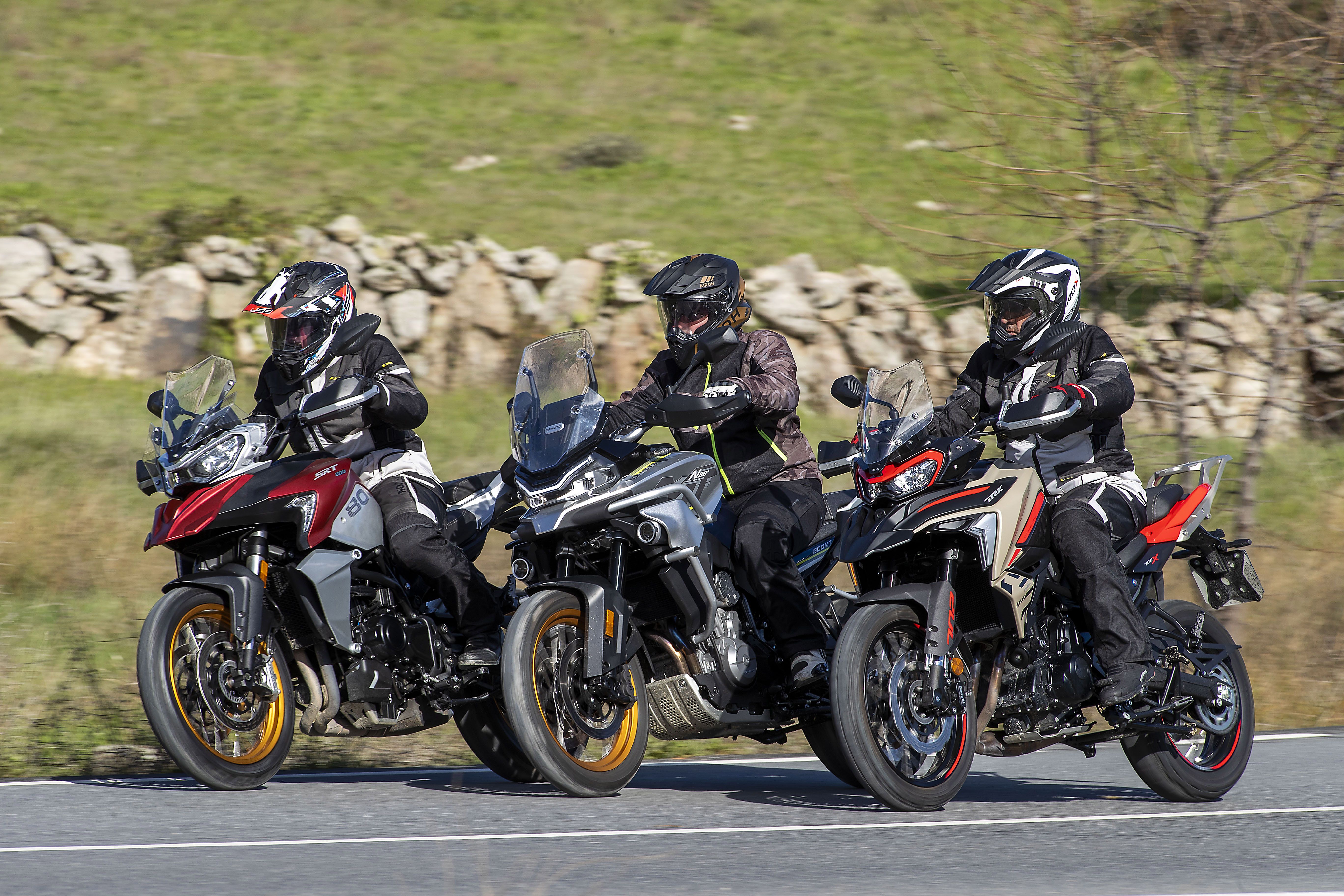 Comparativa trail medias: Benelli TRK 702X vs CFMoto 800MT Touring vs QJ Motor SRT 800X Trail