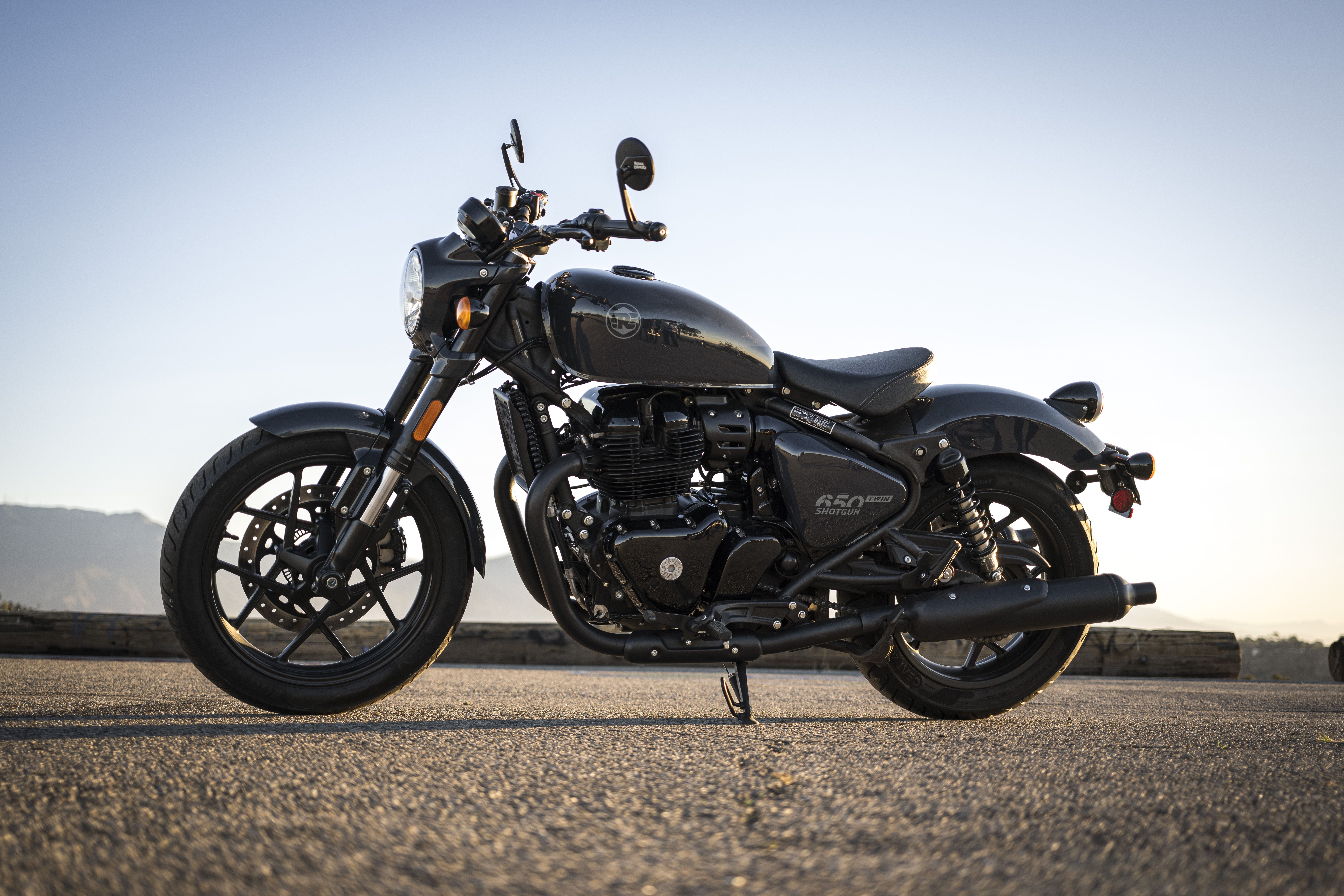 Royal Enfield Shotgun 650 estaticas (10)