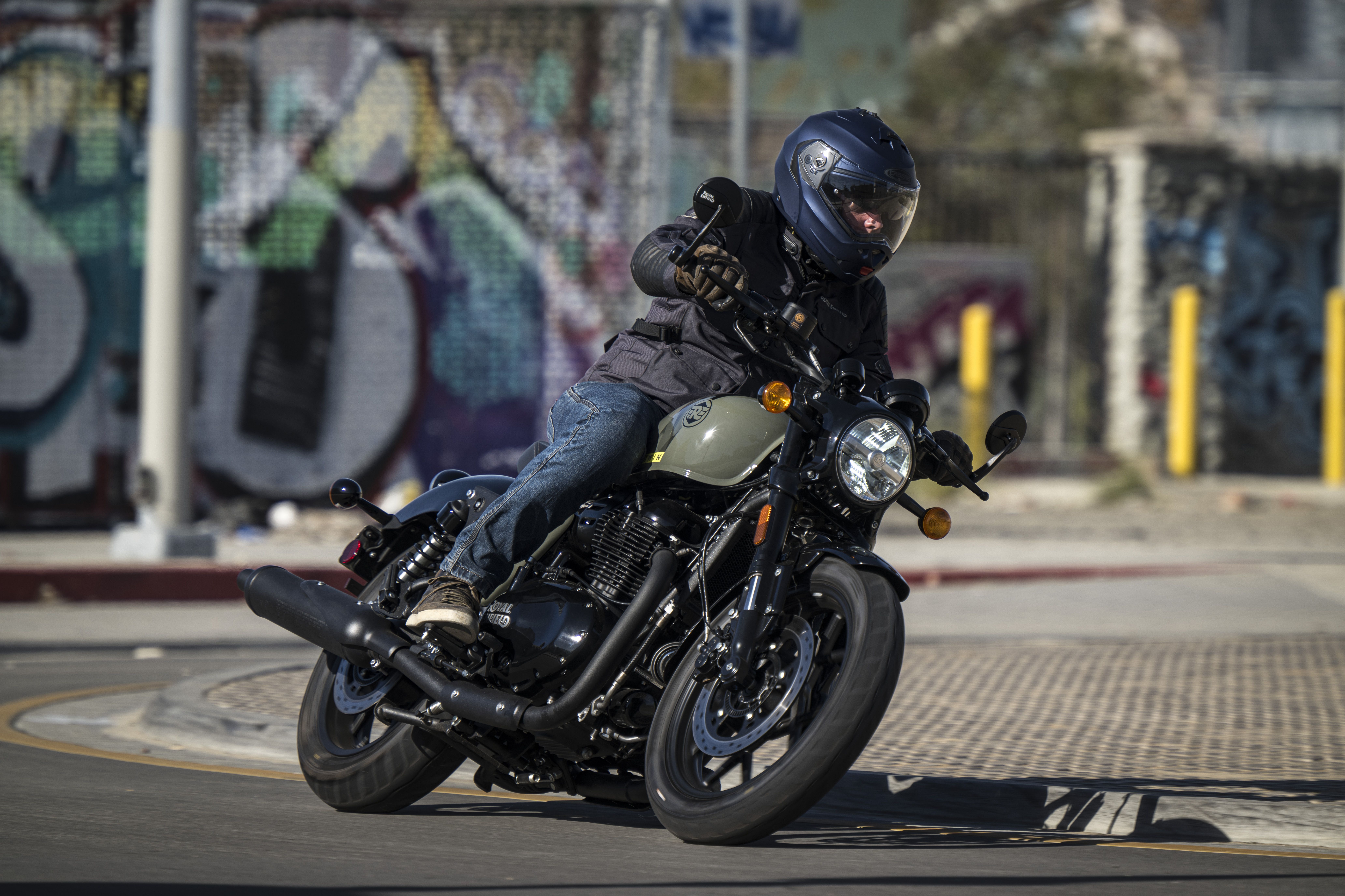 Royal Enfield Shotgun 650 accion (3)