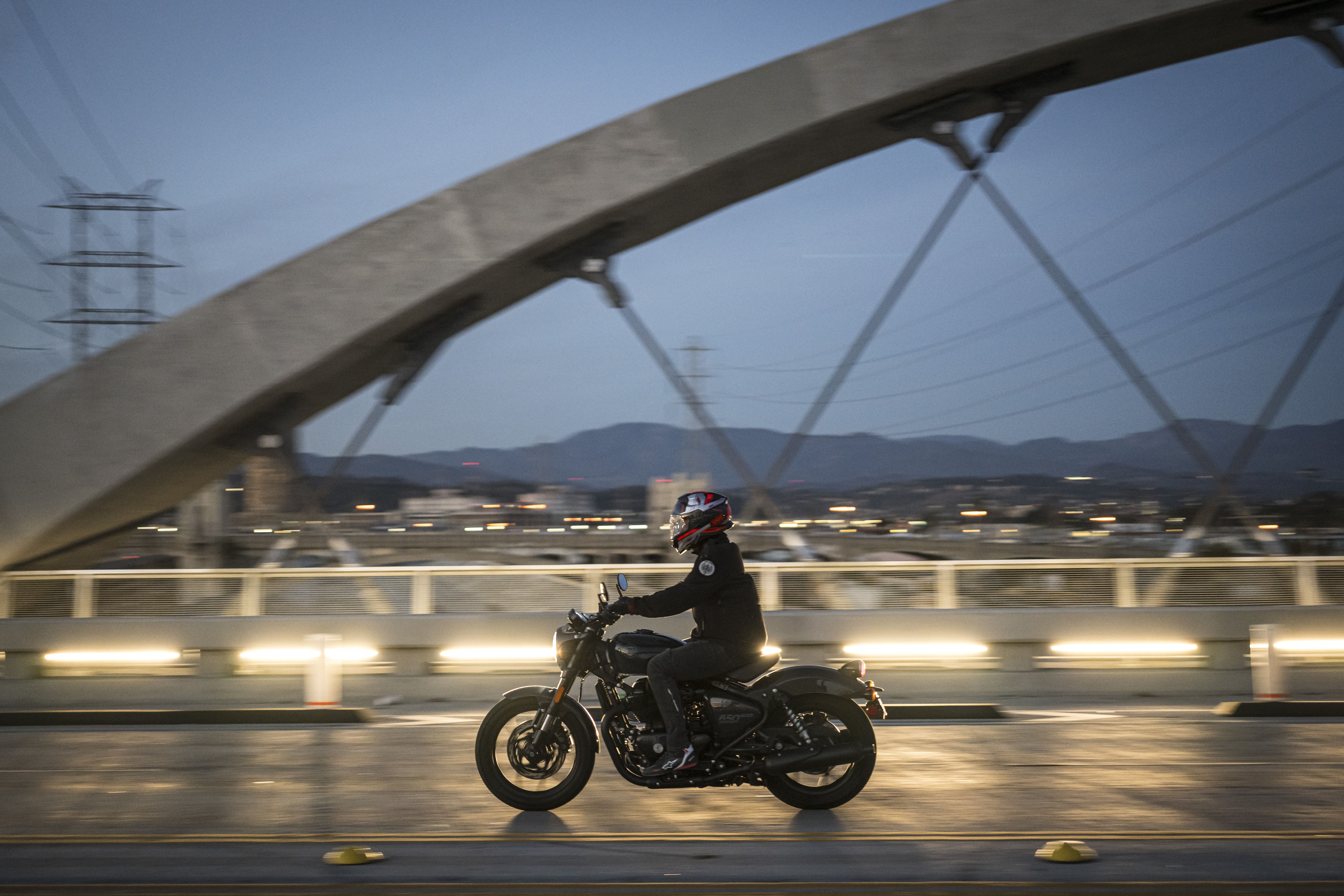 Royal Enfield Shotgun 650 accion (4)