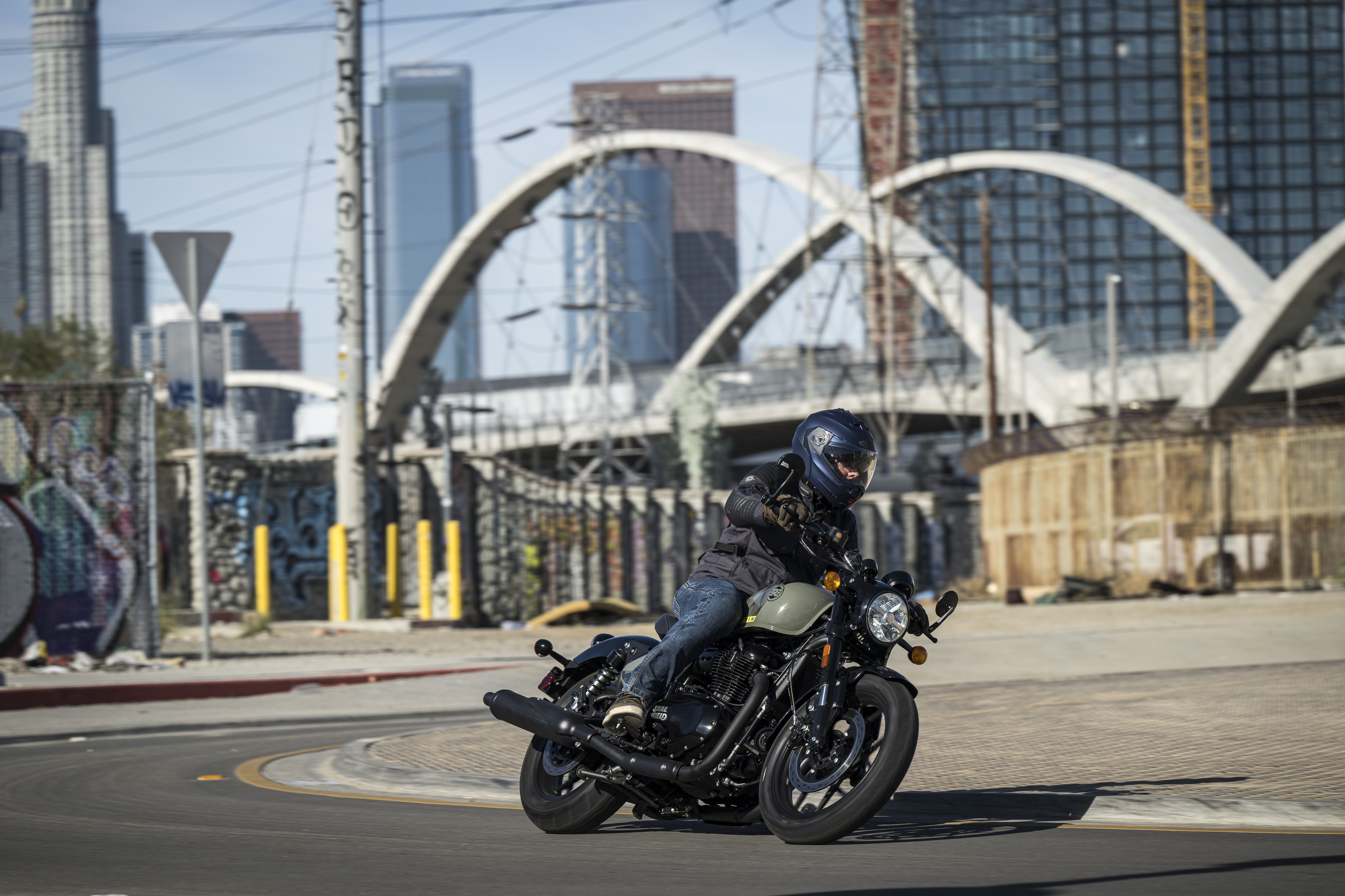 Royal Enfield Shotgun 650 accion (6)