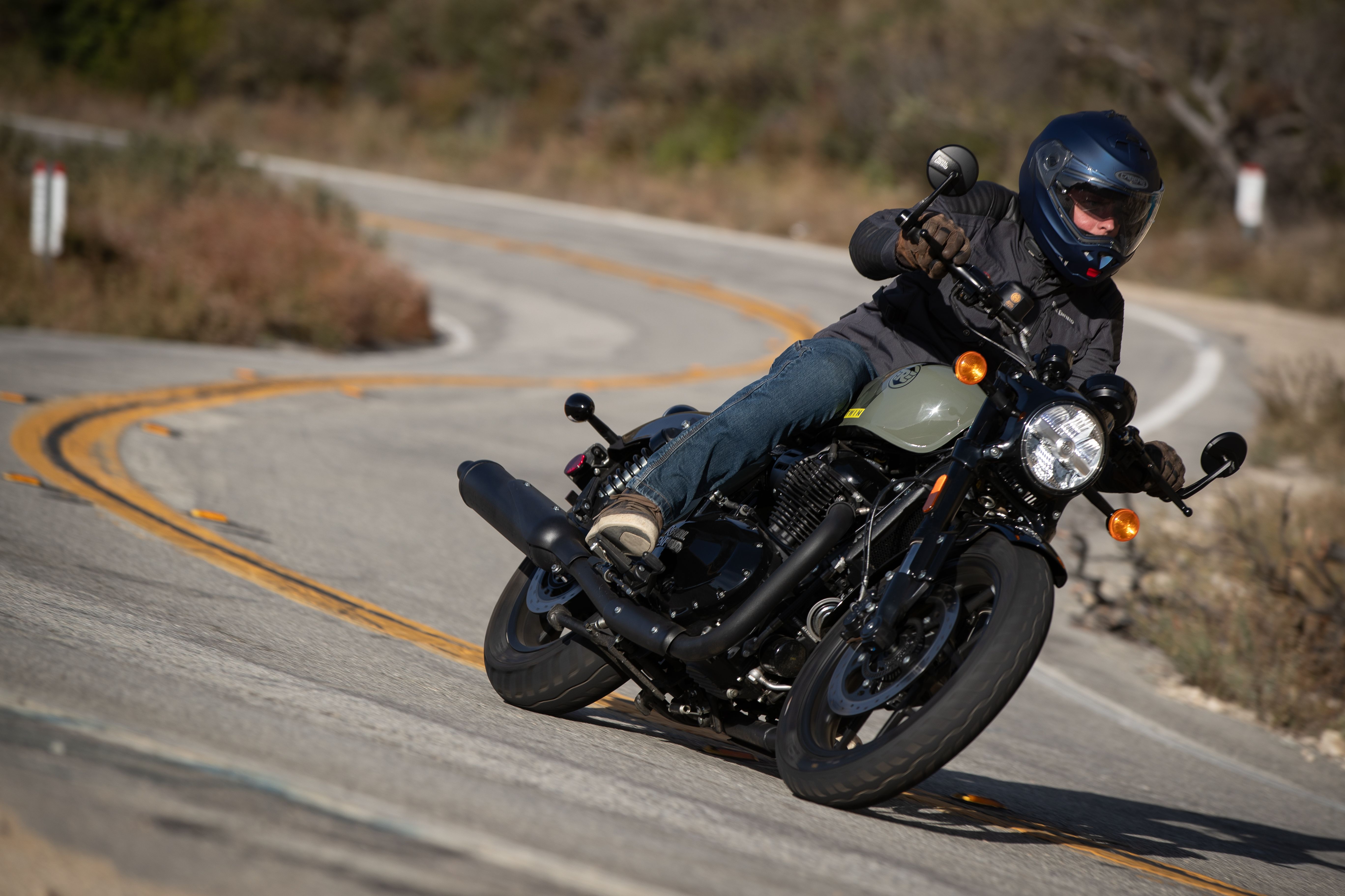 Royal Enfield Shotgun 650 accion (8)