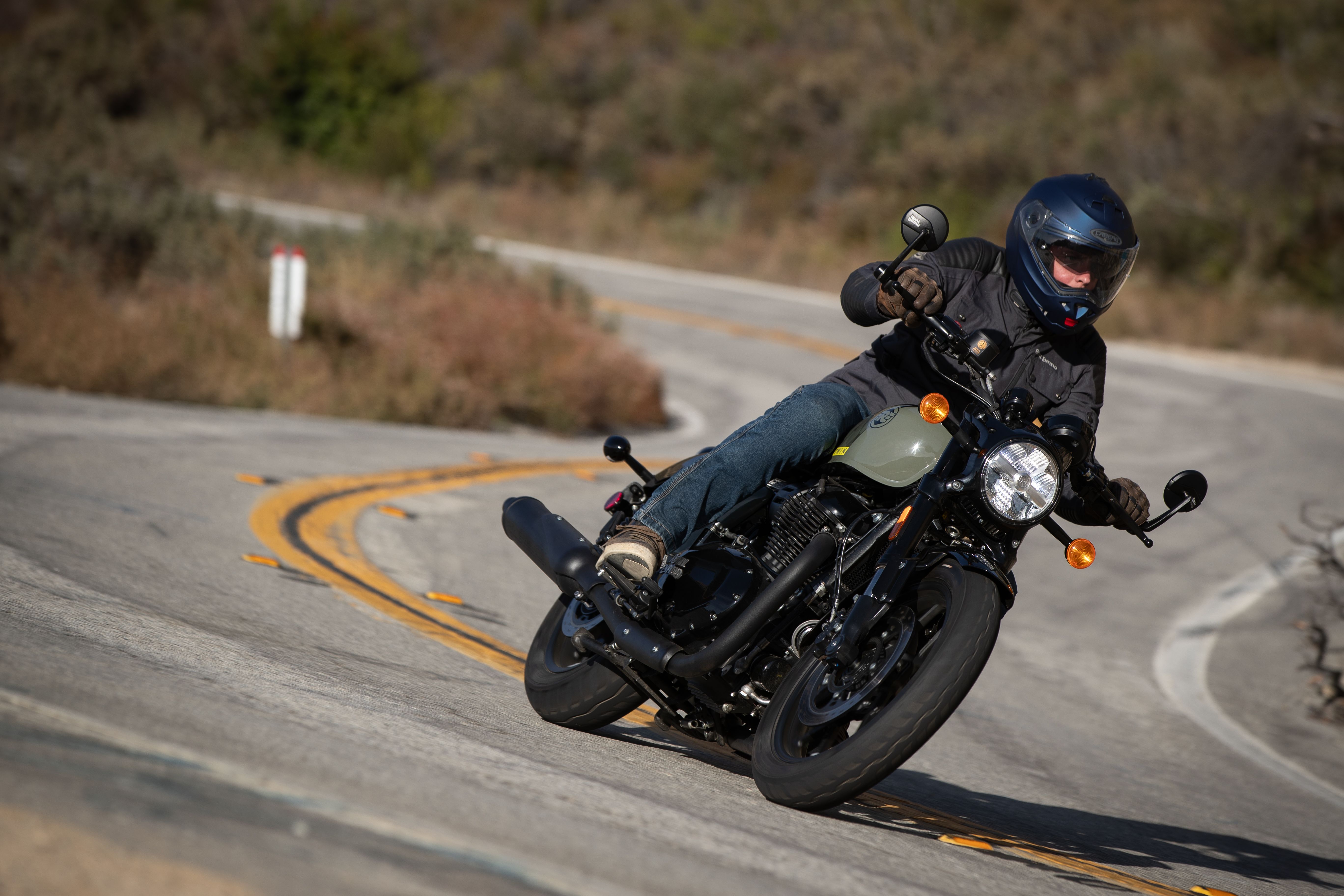 Royal Enfield Shotgun 650 accion (10)