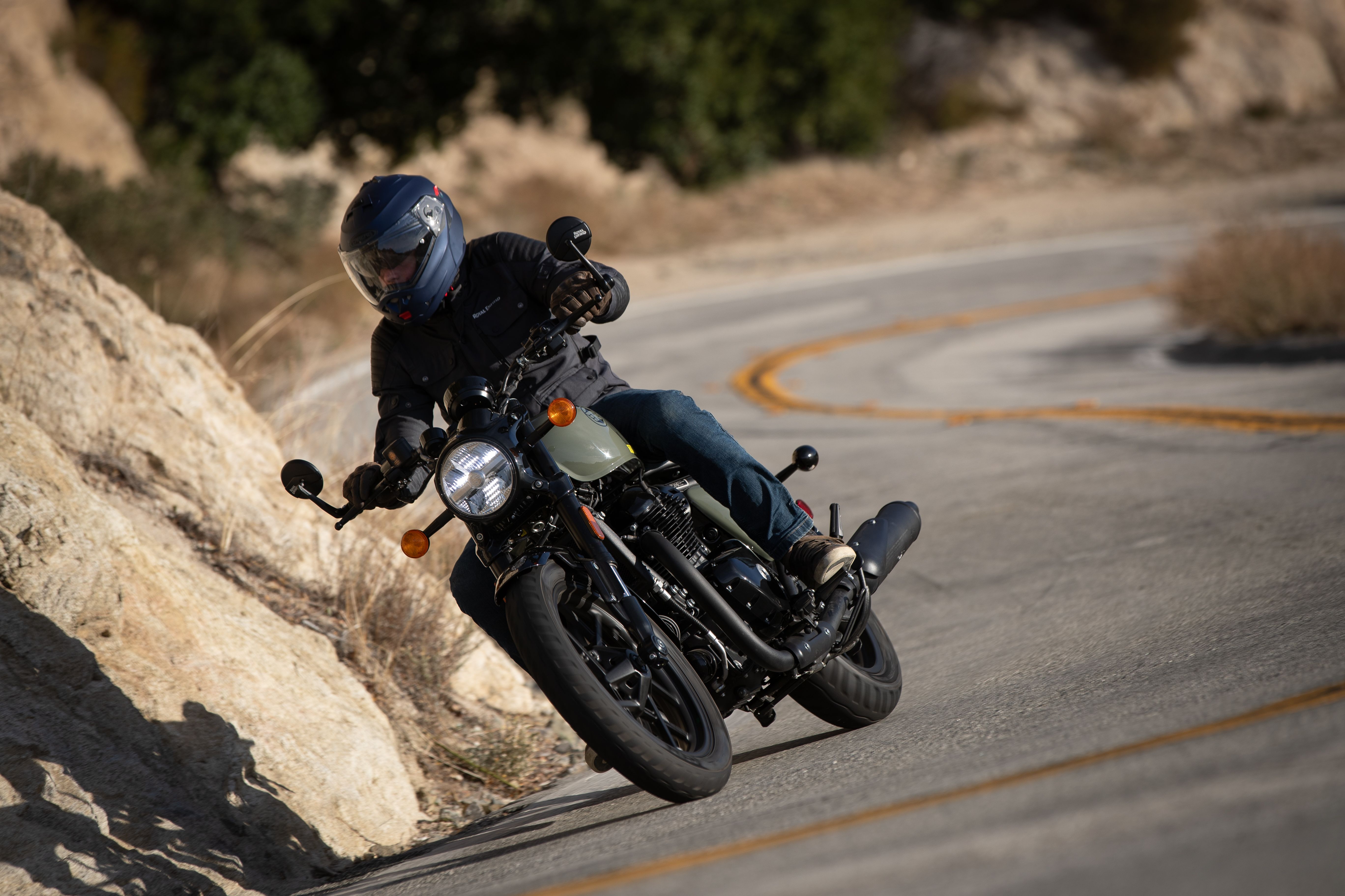 Royal Enfield Shotgun 650 accion (13)