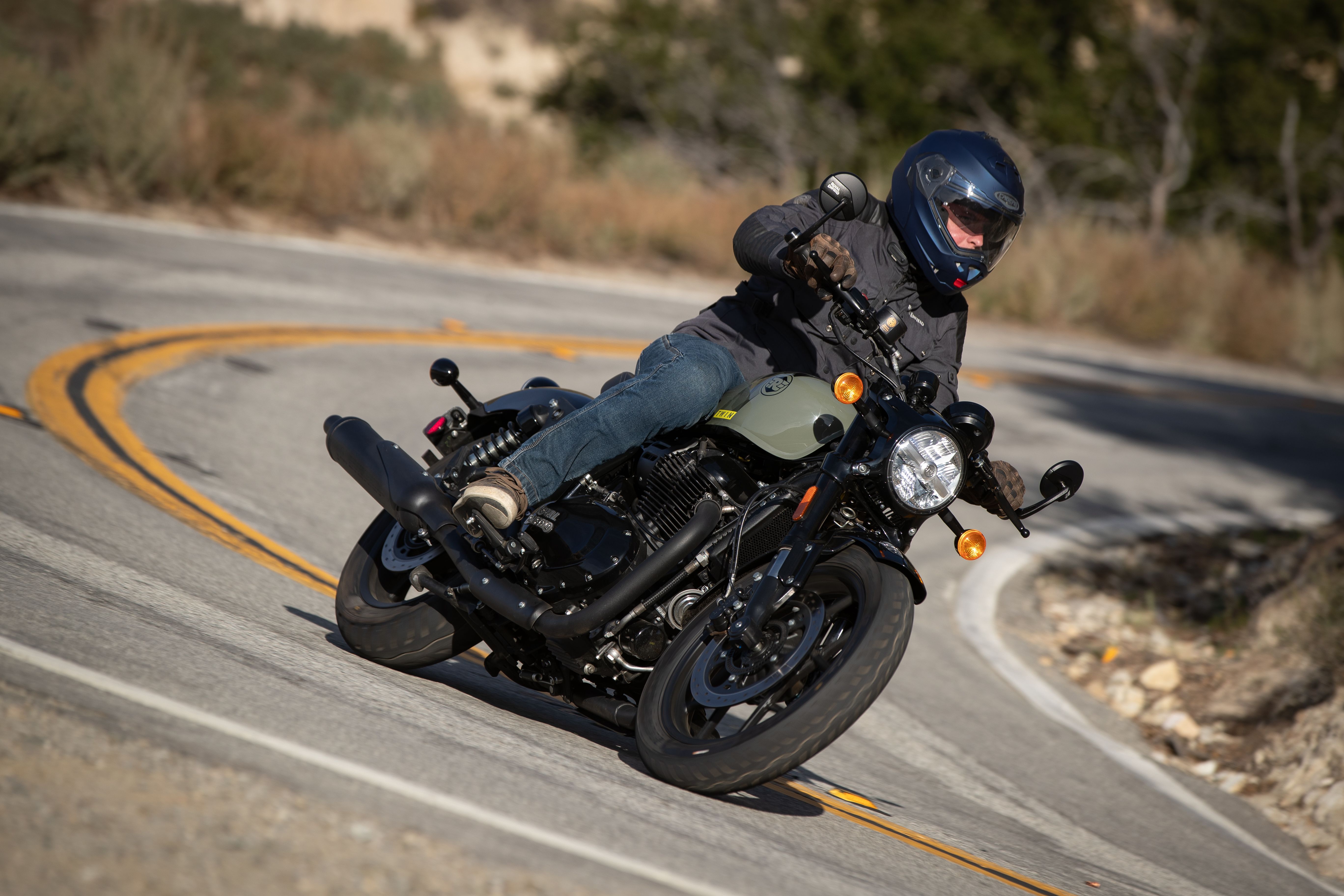 Royal Enfield Shotgun 650 accion (14)