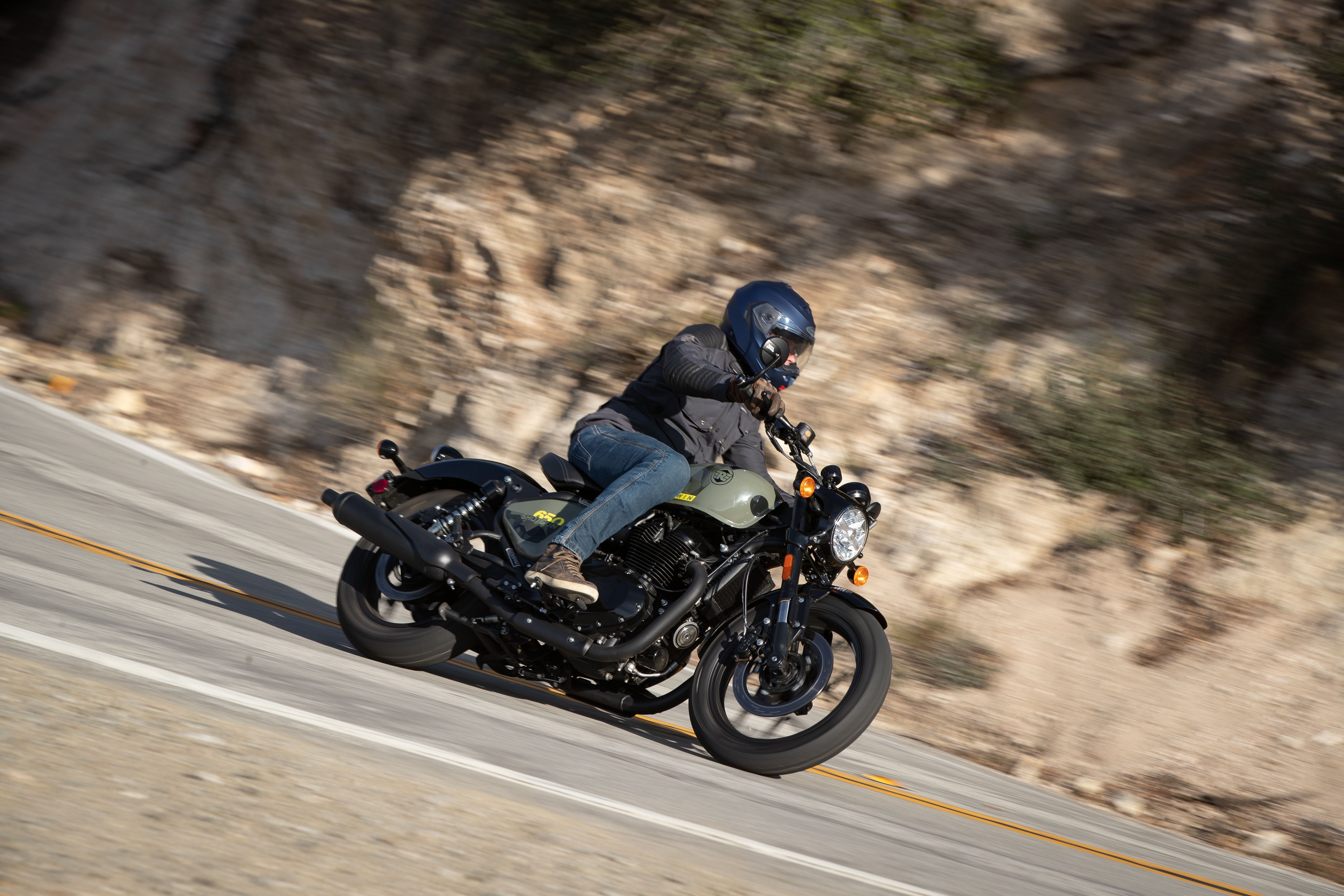 Royal Enfield Shotgun 650 accion (15)