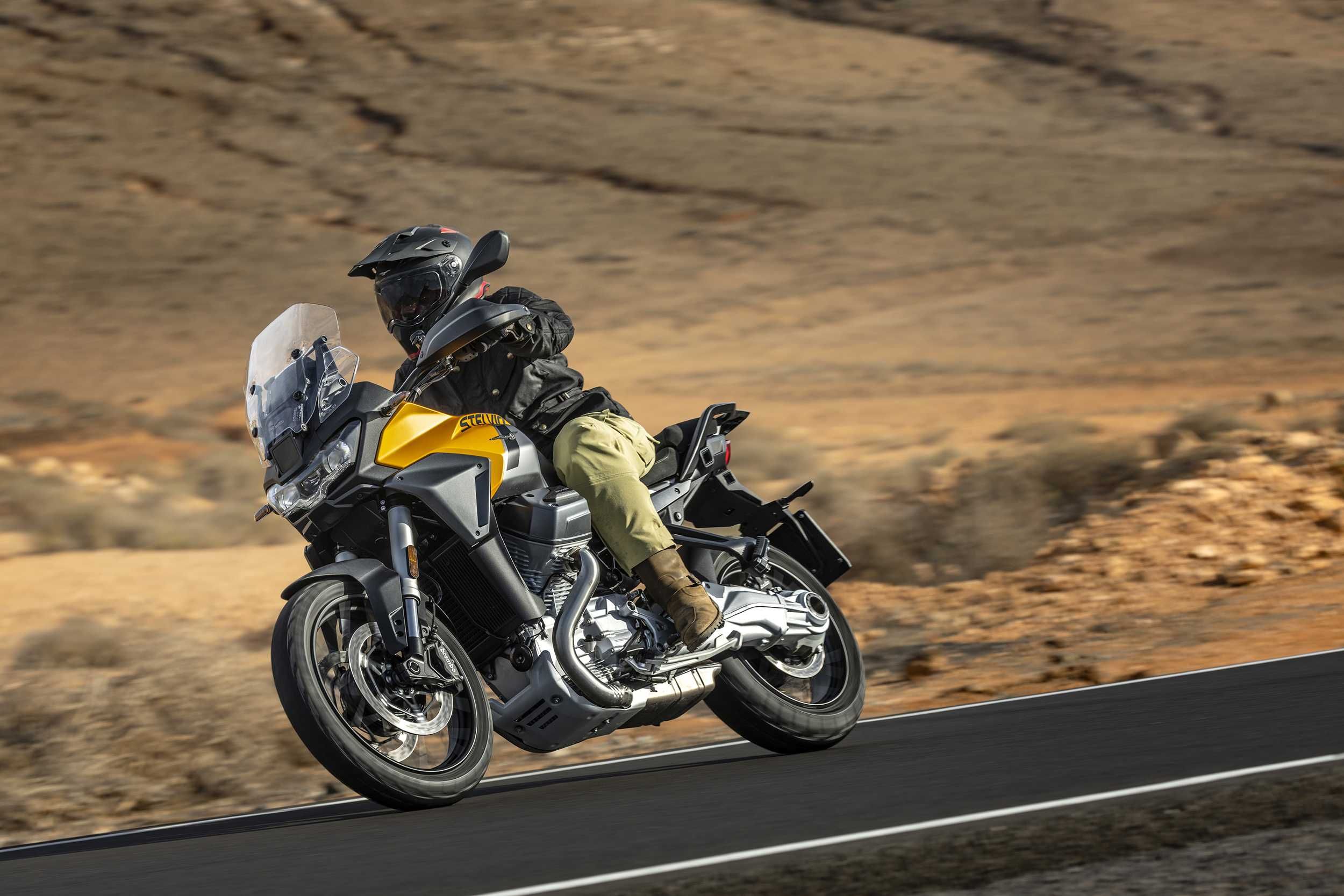 Moto Guzzi Stelvio 2024 1