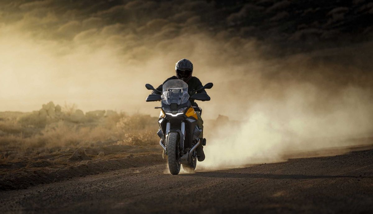 Moto Guzzi Stelvio 2024 2