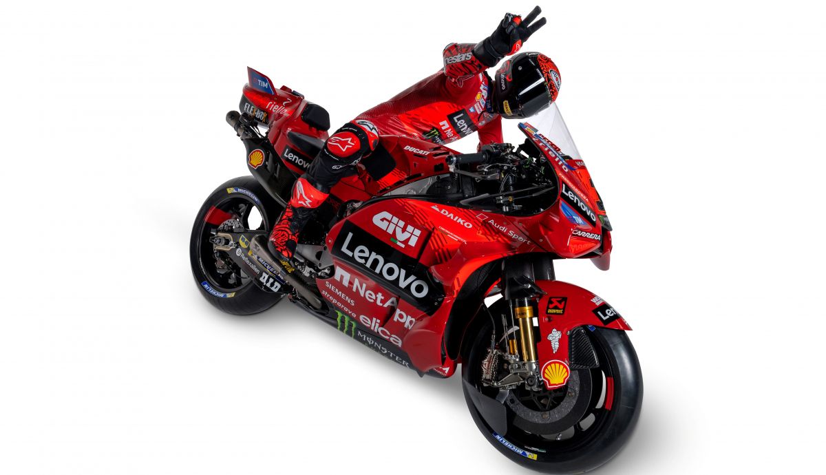 Pecco Bagnaia sobre la Ducati Desmosedici GP24 del Ducati Lenovo para MotoGP 2024 Pecco Bagnaia sobre la Ducati Desmosedici GP24 del Ducati Lenovo para MotoGP 2024