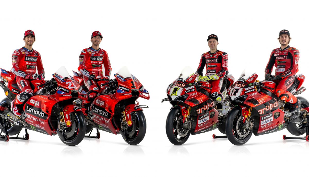 Enea Bastianini, Pecco Bagnaia, Álvaro Bautista y Nicolò Bulega en la presentación de Ducati para 2024