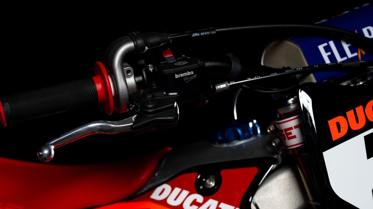 Ducati Desmo450 MX