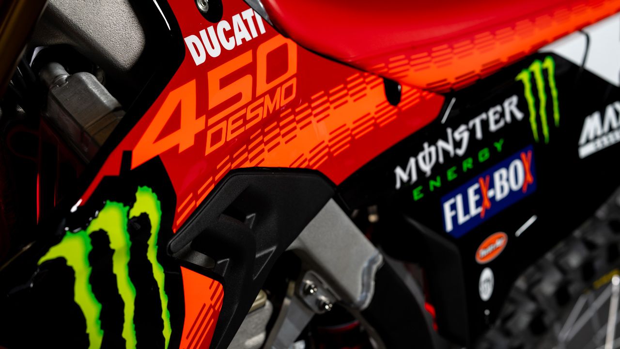 Ducati Desmo450 MX