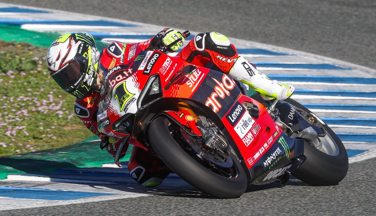 Álvaro Bautista ha sufrido en el test de WSBK en Jerez Álvaro Bautista ha sufrido en el test de WSBK en Jerez