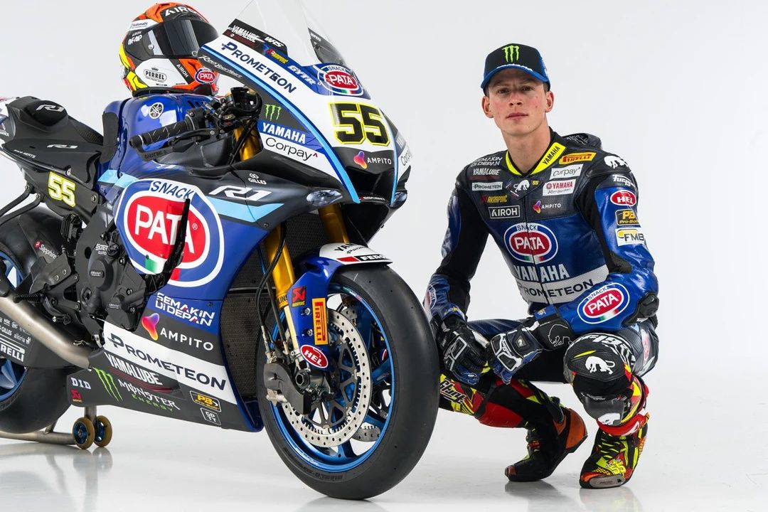 Yamaha YZF R1 Pata Prometeon WSBK 2024 Jonathan Rea Andrea Locatelli 04