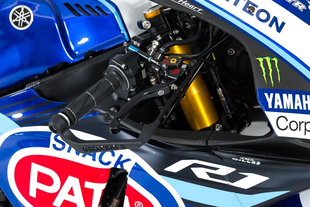 Yamaha YZF R1 Pata Prometeon WSBK 2024 Jonathan Rea Andrea Locatelli 22