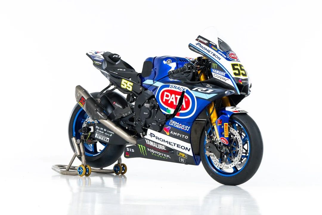 Yamaha YZF R1 Pata Prometeon WSBK 2024 Jonathan Rea Andrea Locatelli 23