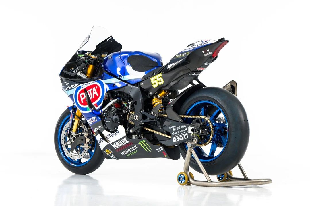 Yamaha YZF R1 Pata Prometeon WSBK 2024 Jonathan Rea Andrea Locatelli 25