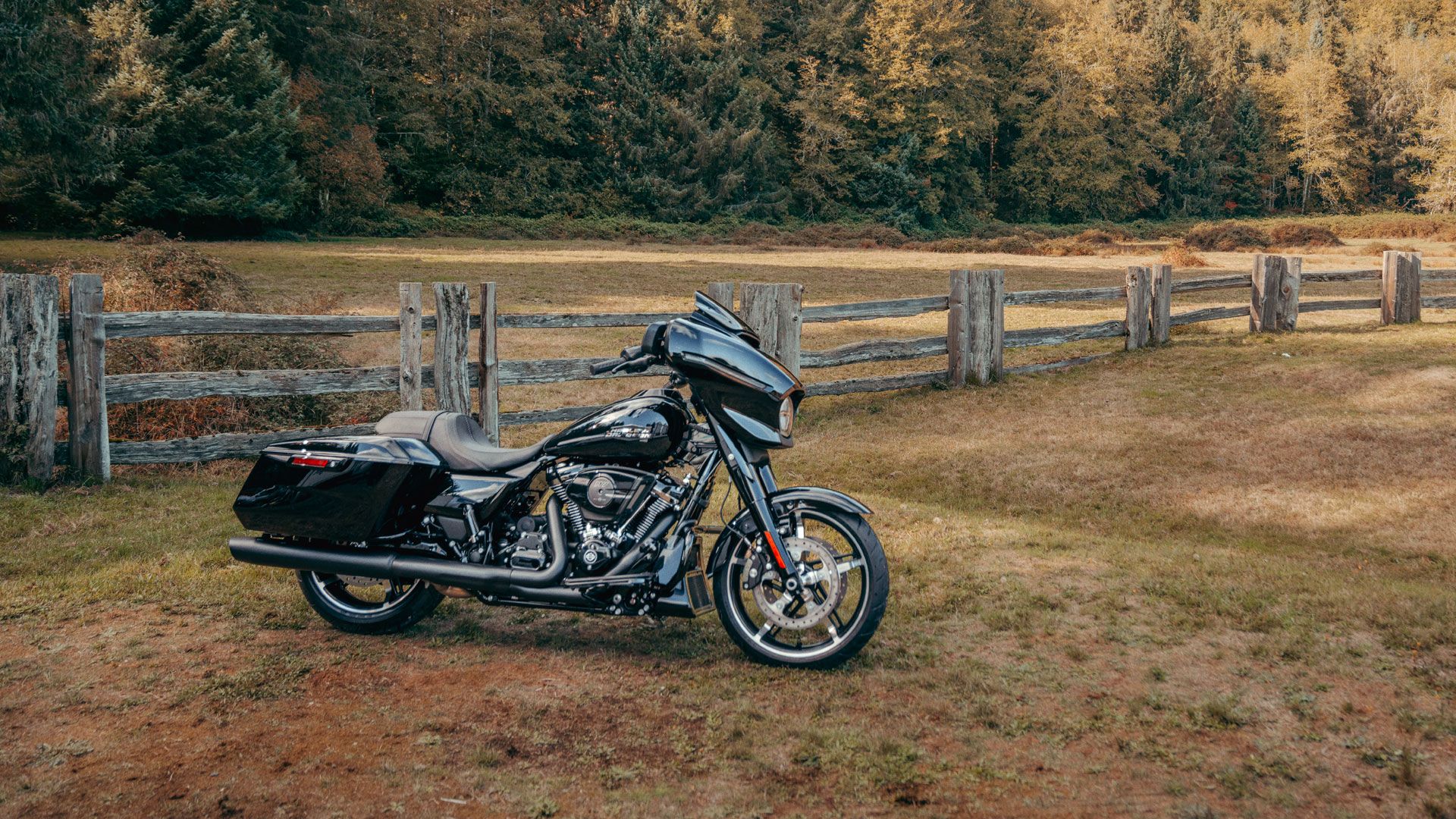 Harley Davidosn FLHX Street Glide 2024 Accion (1)