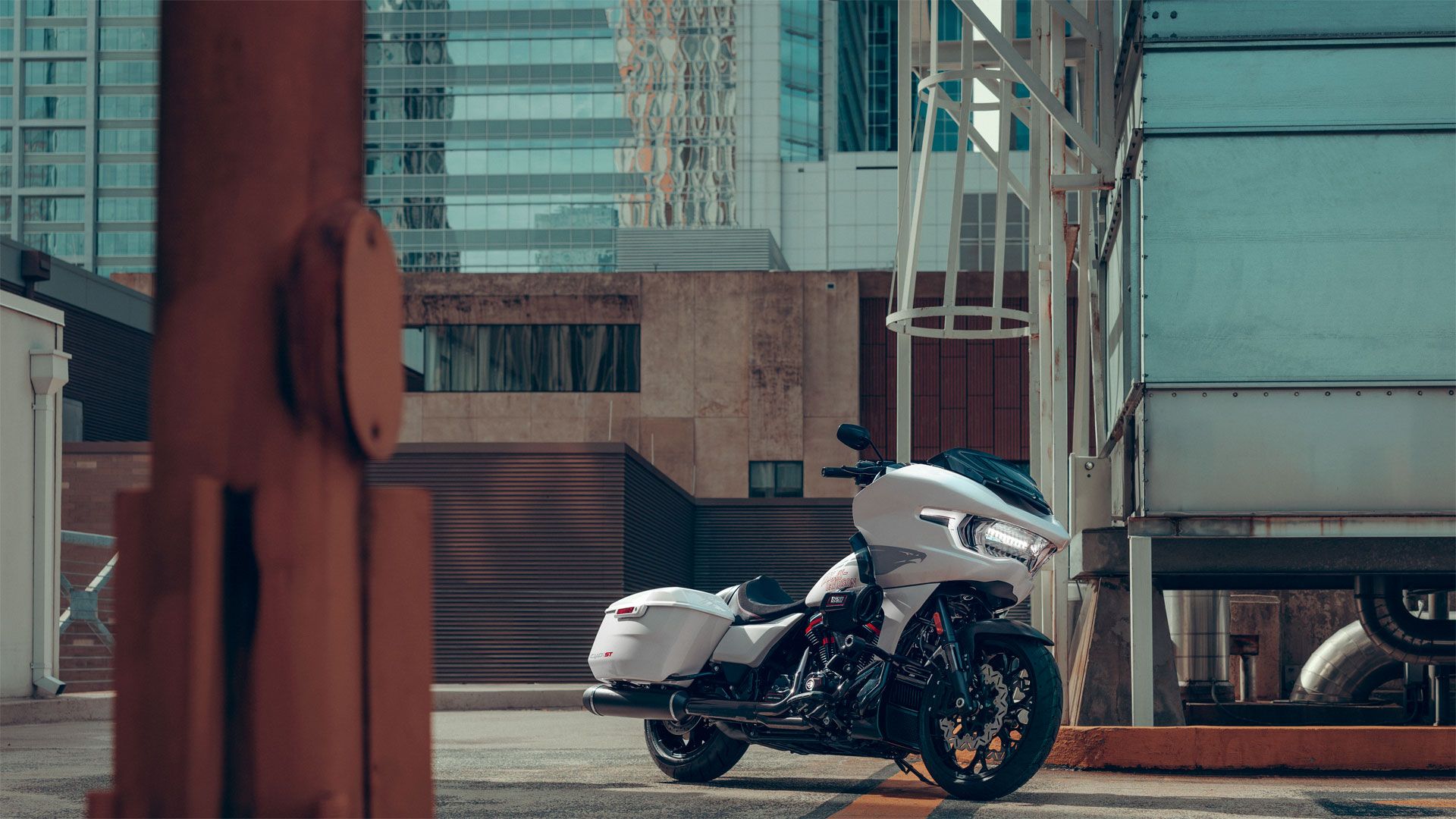 Harley Davidson FLTRXSE CVO Road Glide ST 2024 Accion (1)