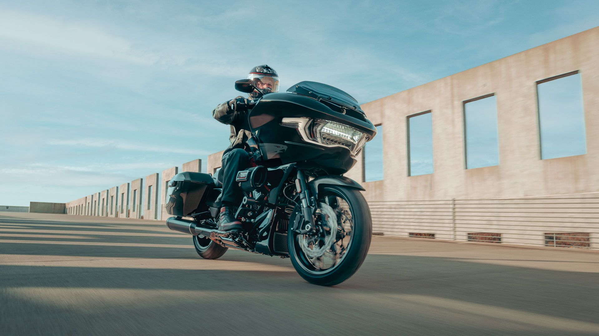 Harley Davidson FLTRXSE CVO Road Glide ST 2024 Accion (10)