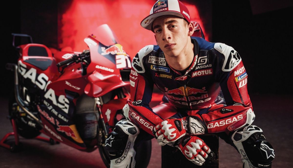 Pedro Acosta junto a la KTM RC16 del Red Bull GasGas Tech3 que llevará en MotoGP 2024 Pedro Acosta junto a la KTM RC16 del Red Bull GasGas Tech3 que llevará en MotoGP 2024
