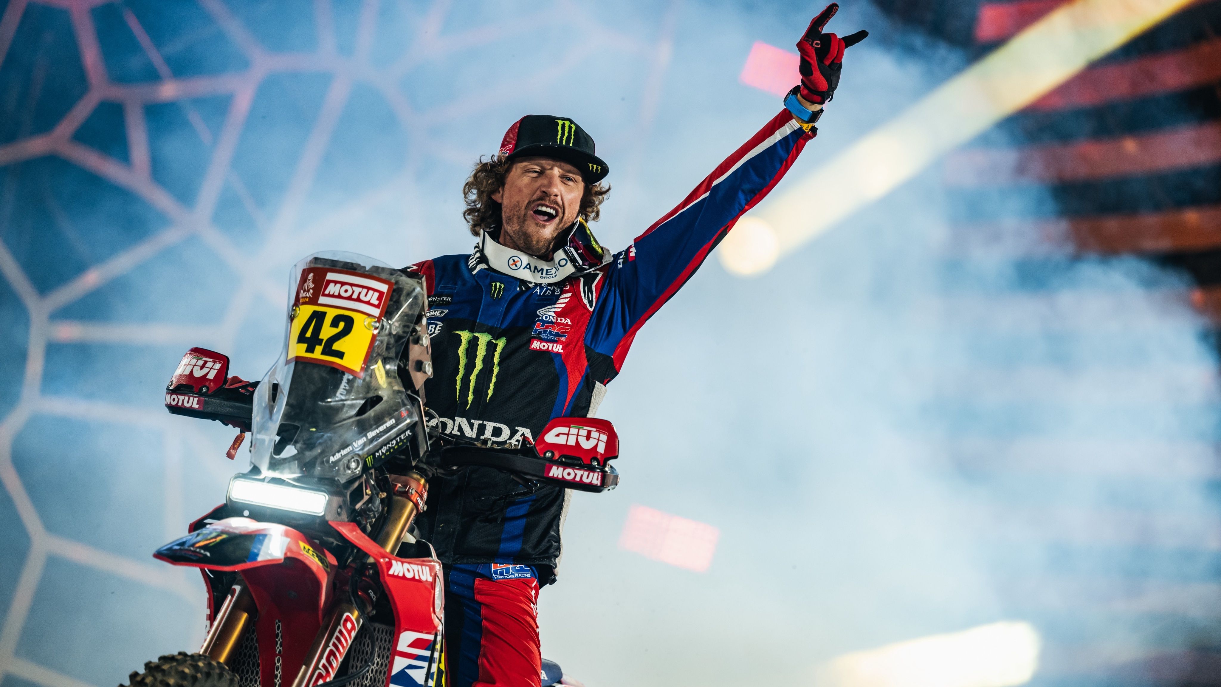 Adrien Van Beveren ha conseguido su primer podio en el Dakar al ser tercero en 2024