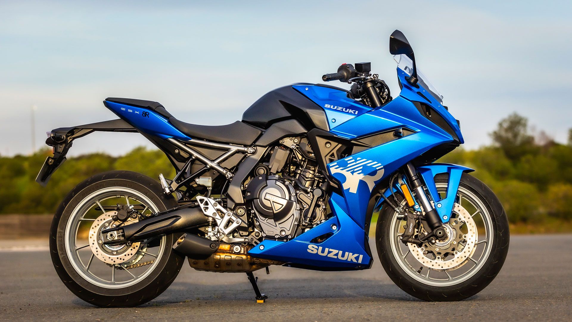 Suzuki 8R Statics 13